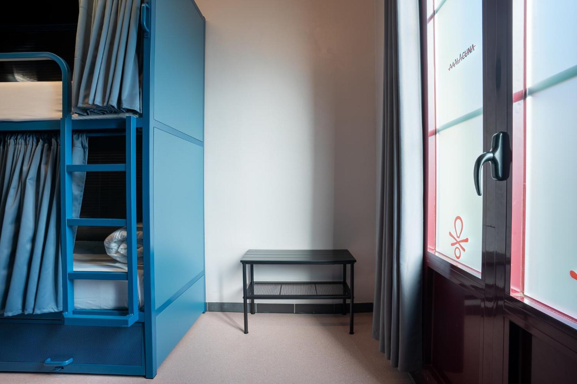 Lit dans Dortoir de 8 Lits avec Salle de Bains Privative et Climatisation