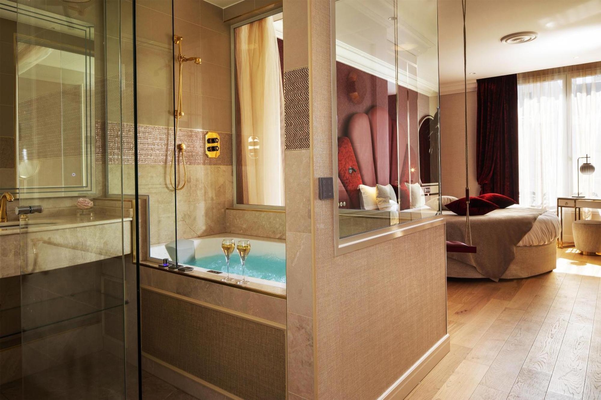 Deluxe Room Passion Jacuzzi