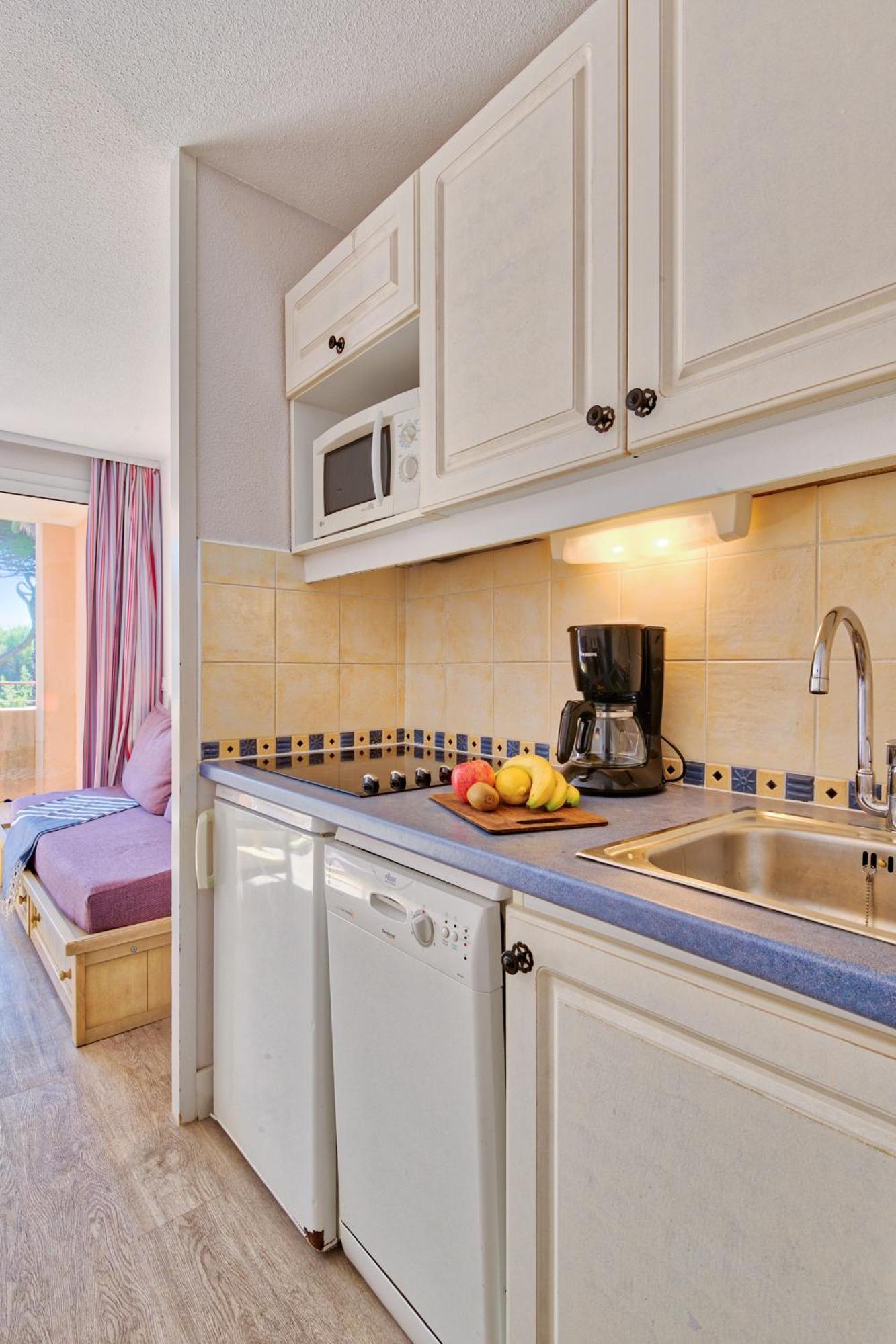 One-Bedroom Apartment Terrace or Balcony Garden View