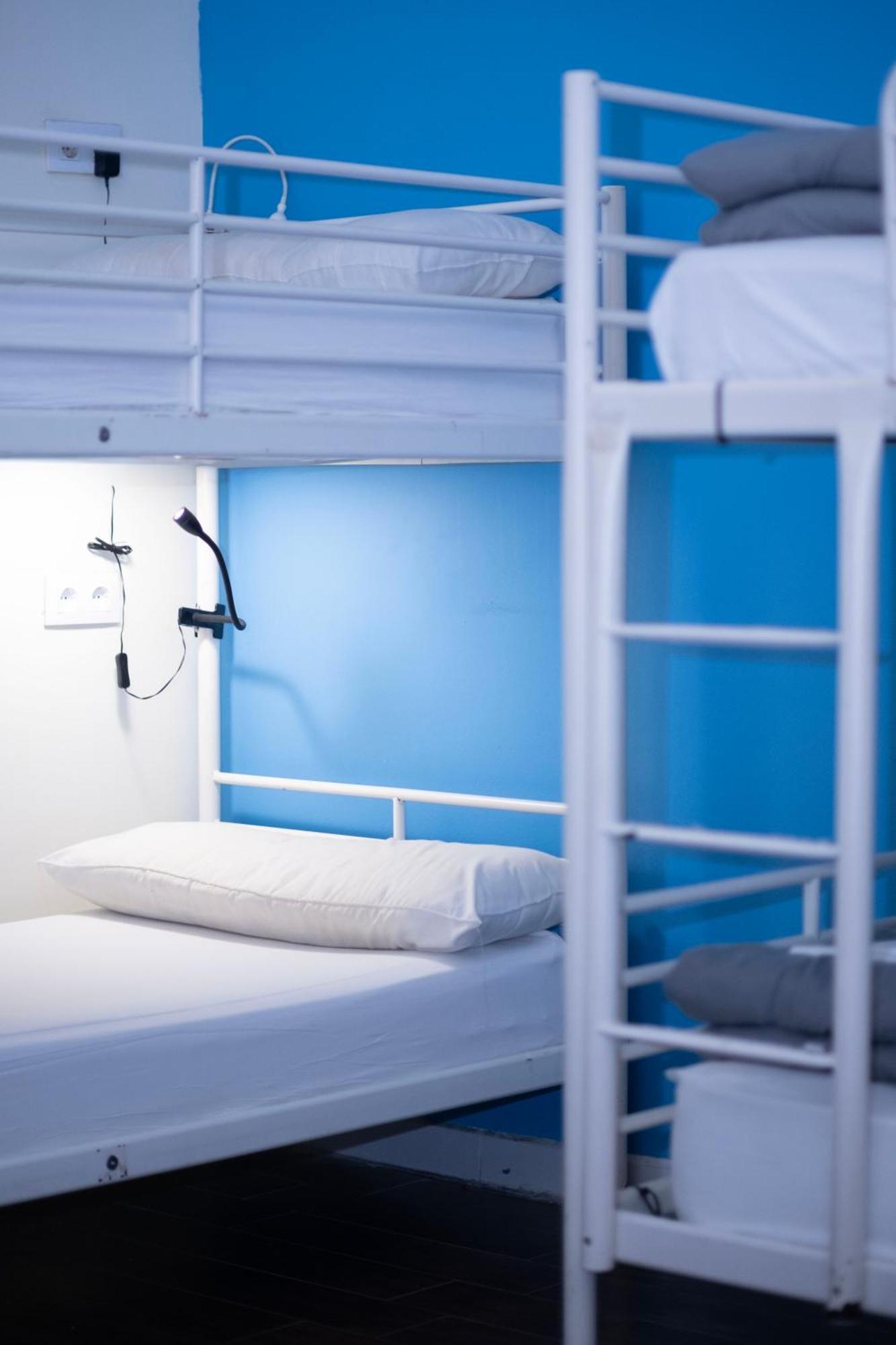 Single Bed 10-Bed Dormitory Room