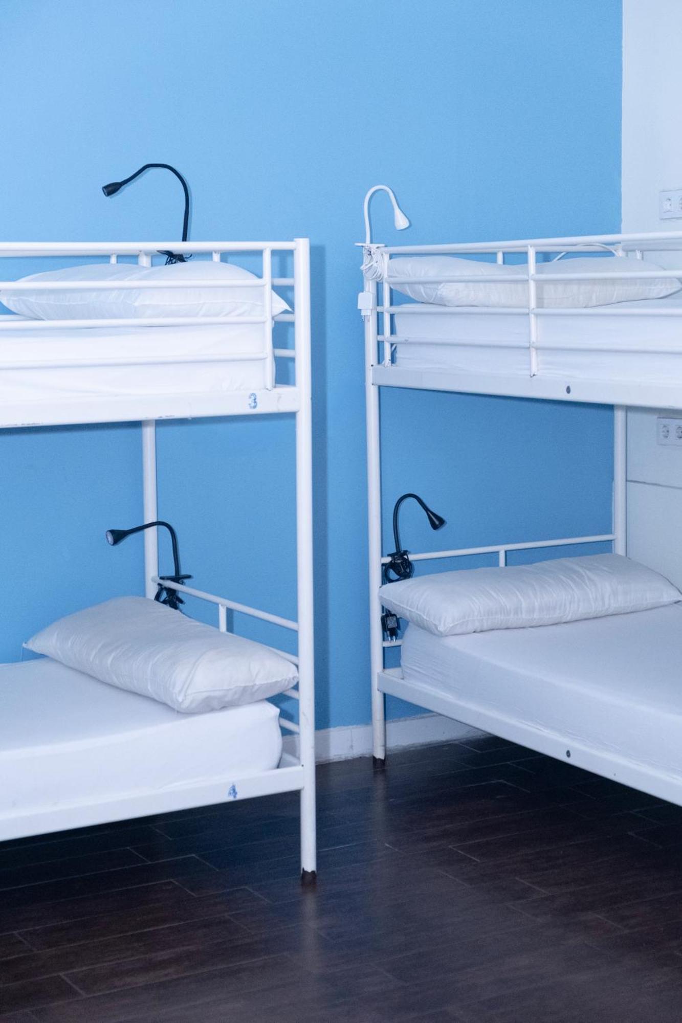 Single Bed 10-Bed Dormitory Room