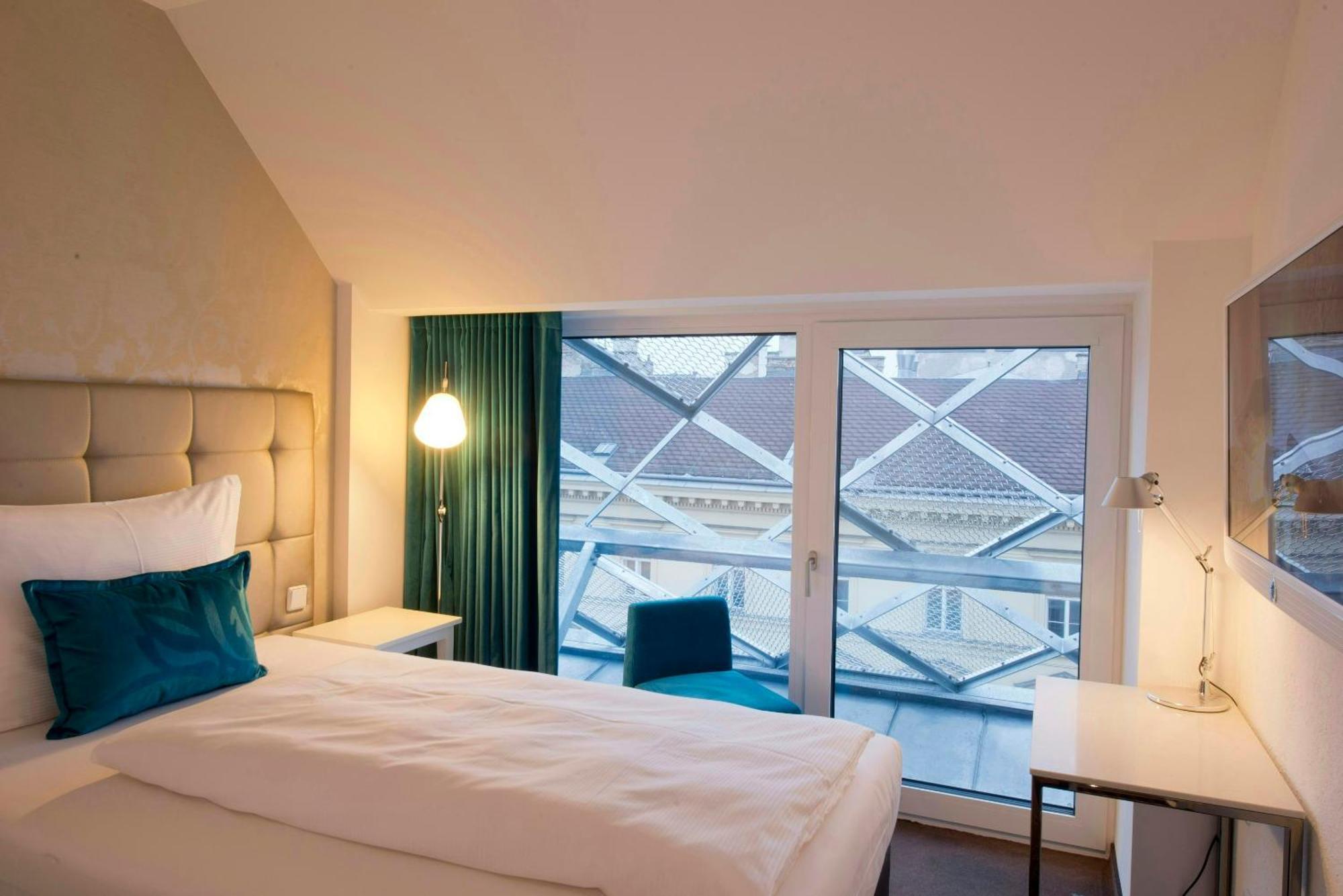 Single Room,1746944383:JPEG