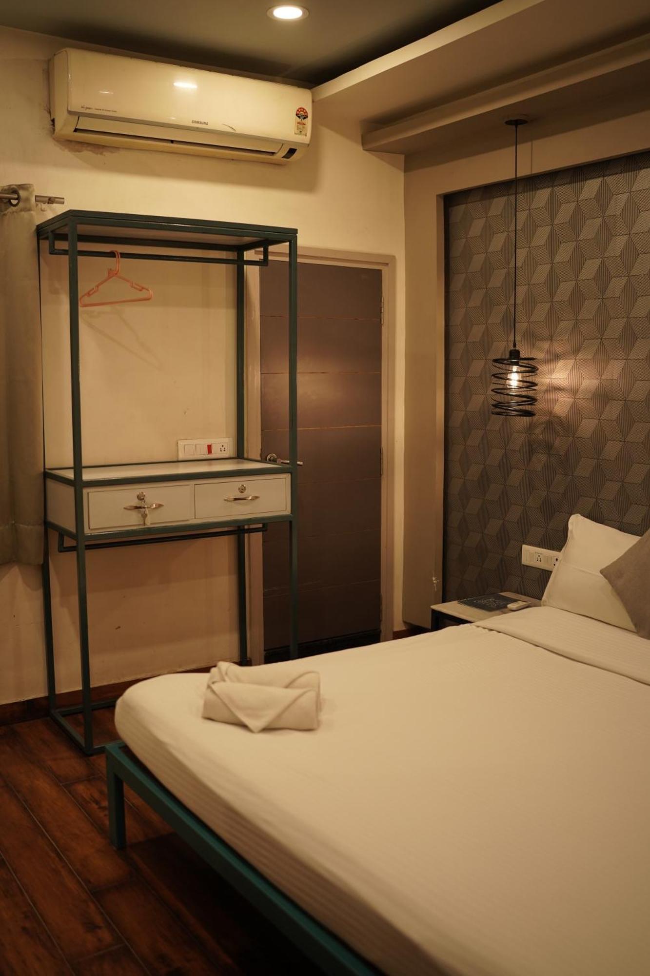 King Room,1747004638:JPEG