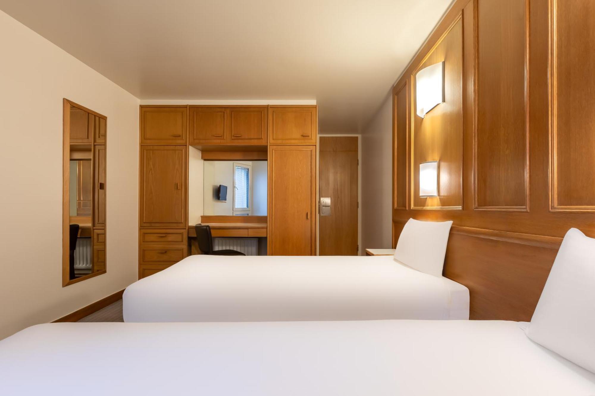 Classic Twin Room