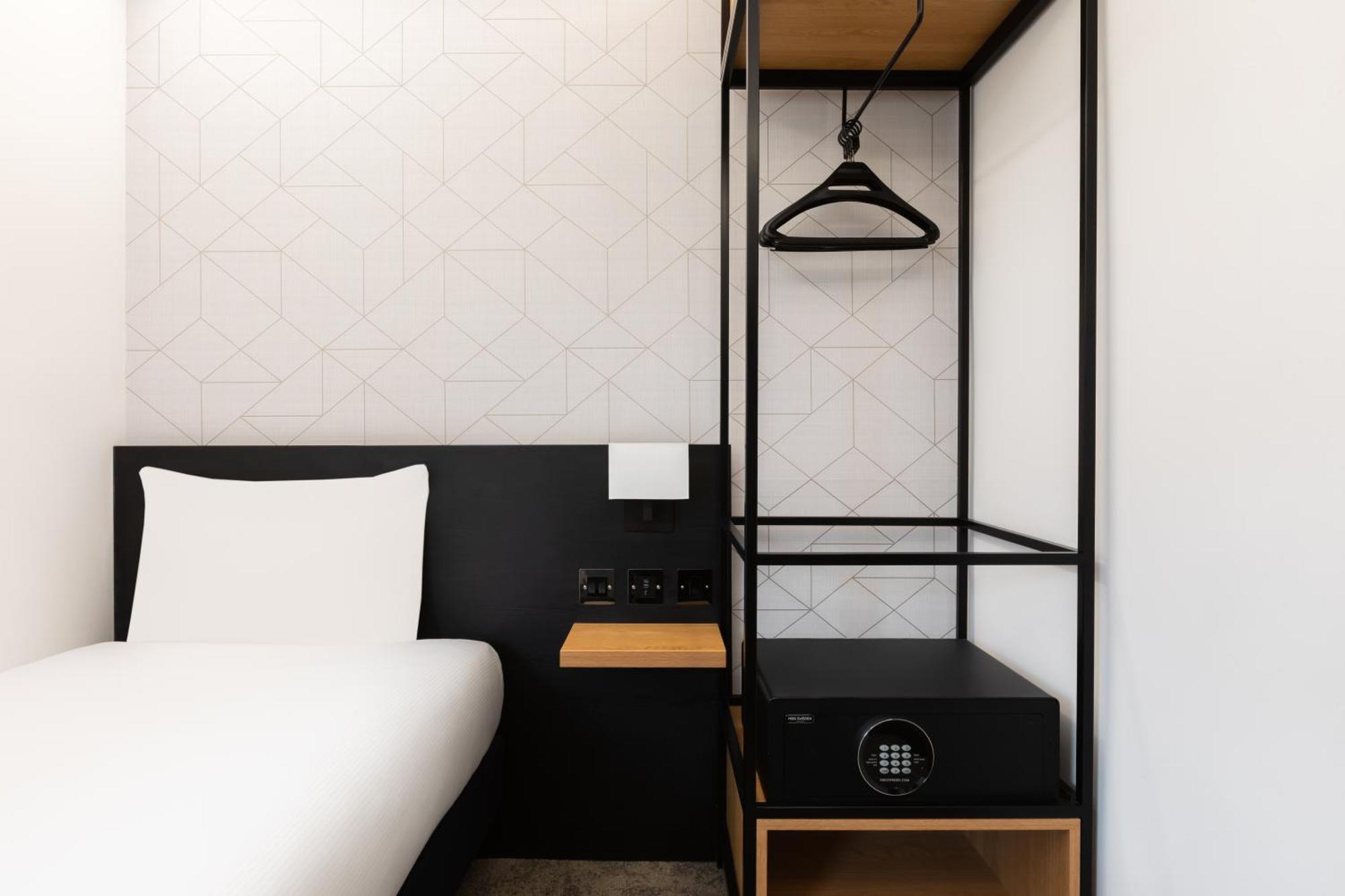 Urban Solo Room