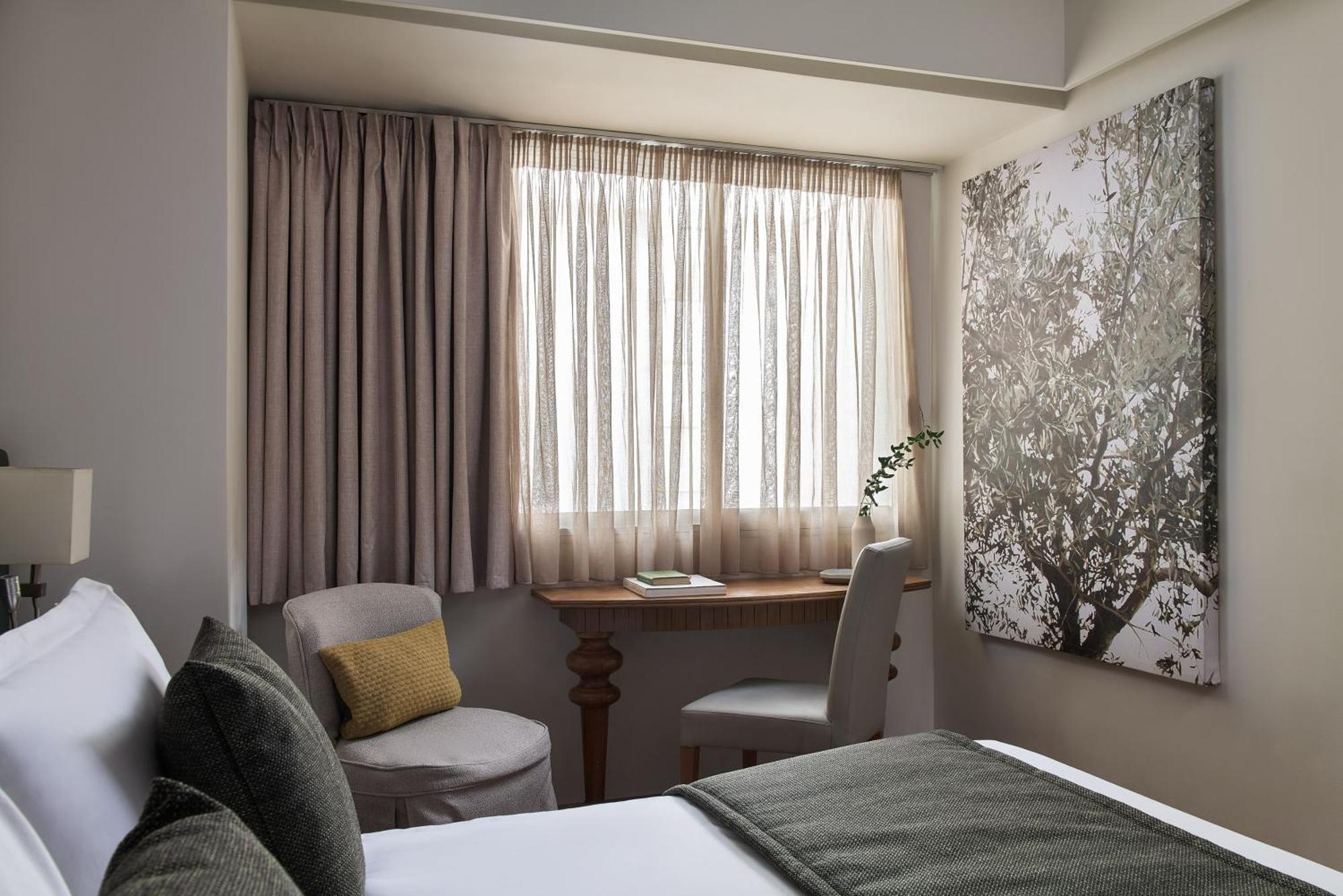 Superior Room Atrium View
