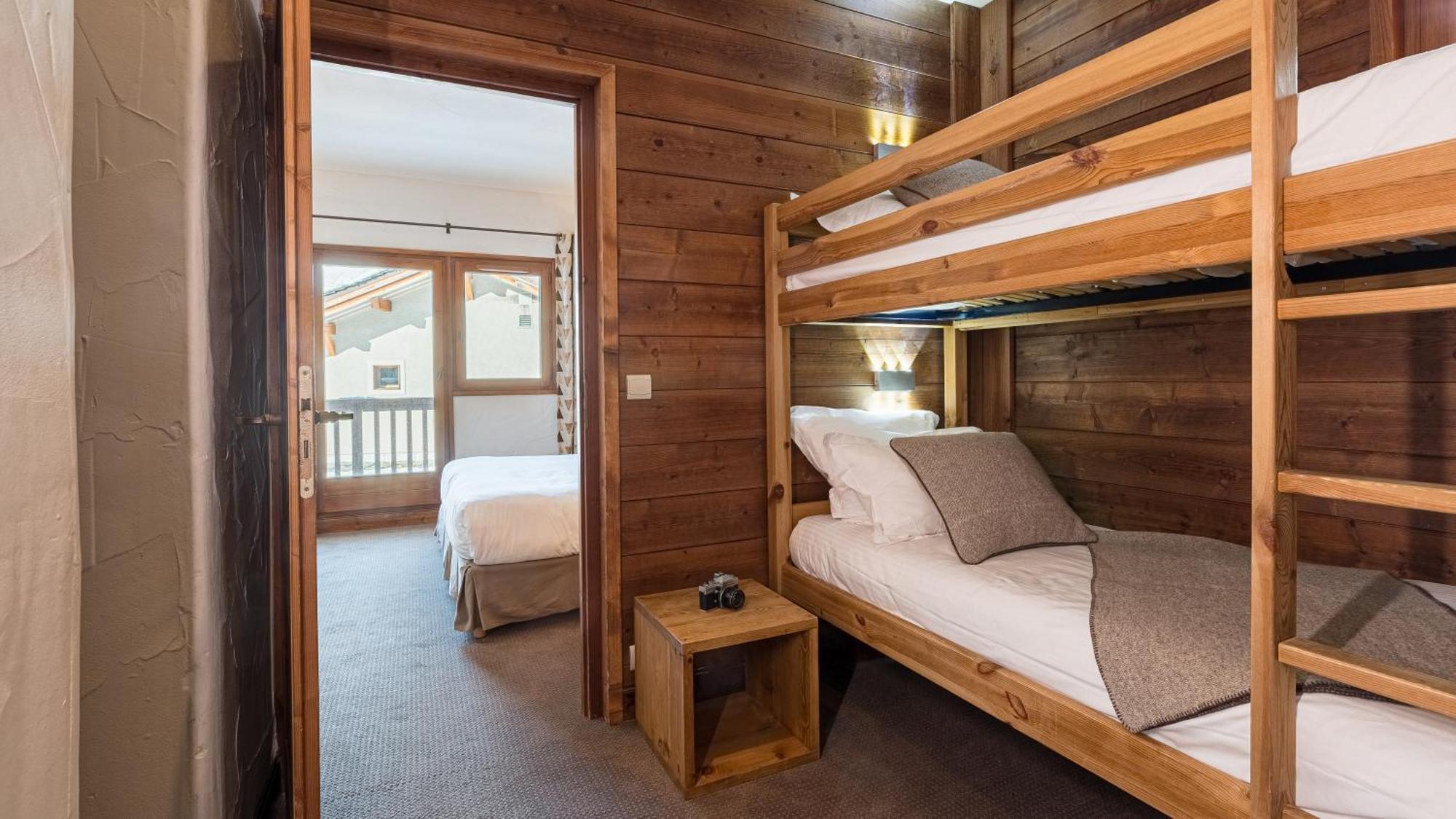 Family Room,1756520307:JPEG