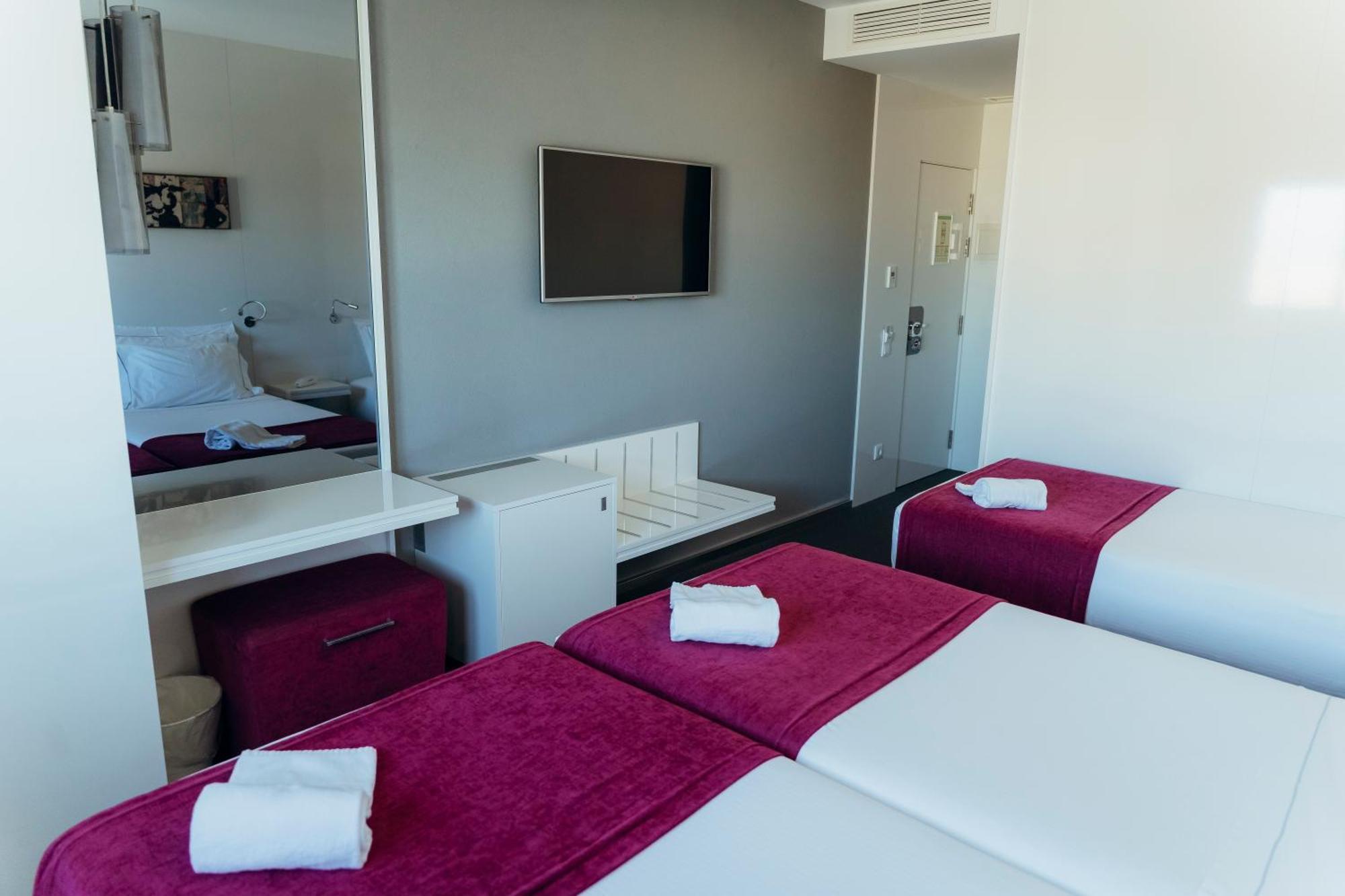 Triple Room,1756536033:JPEG