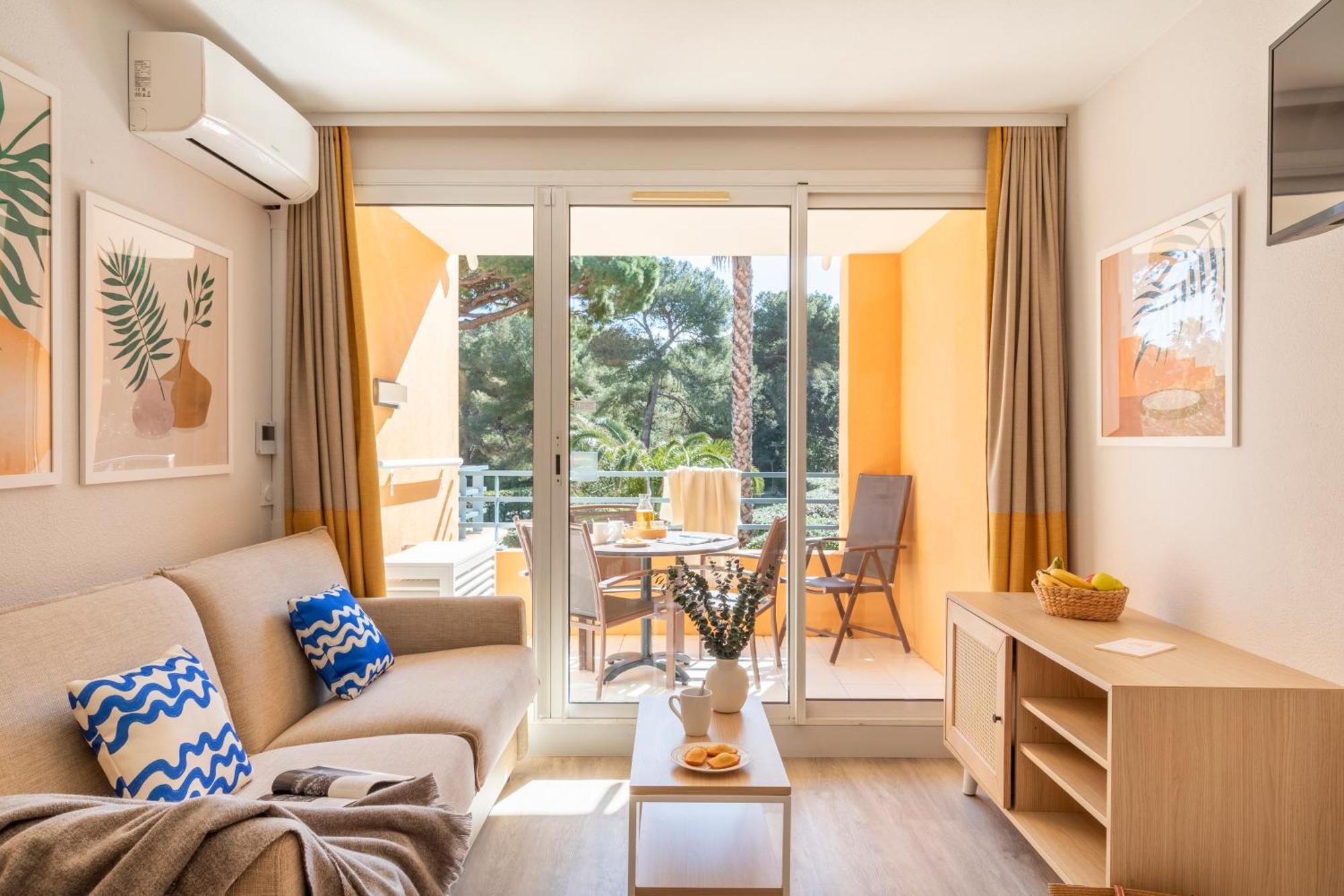 Superior Studio Sleeping Alcove Air Conditioning Terrace or Balcony Garden View