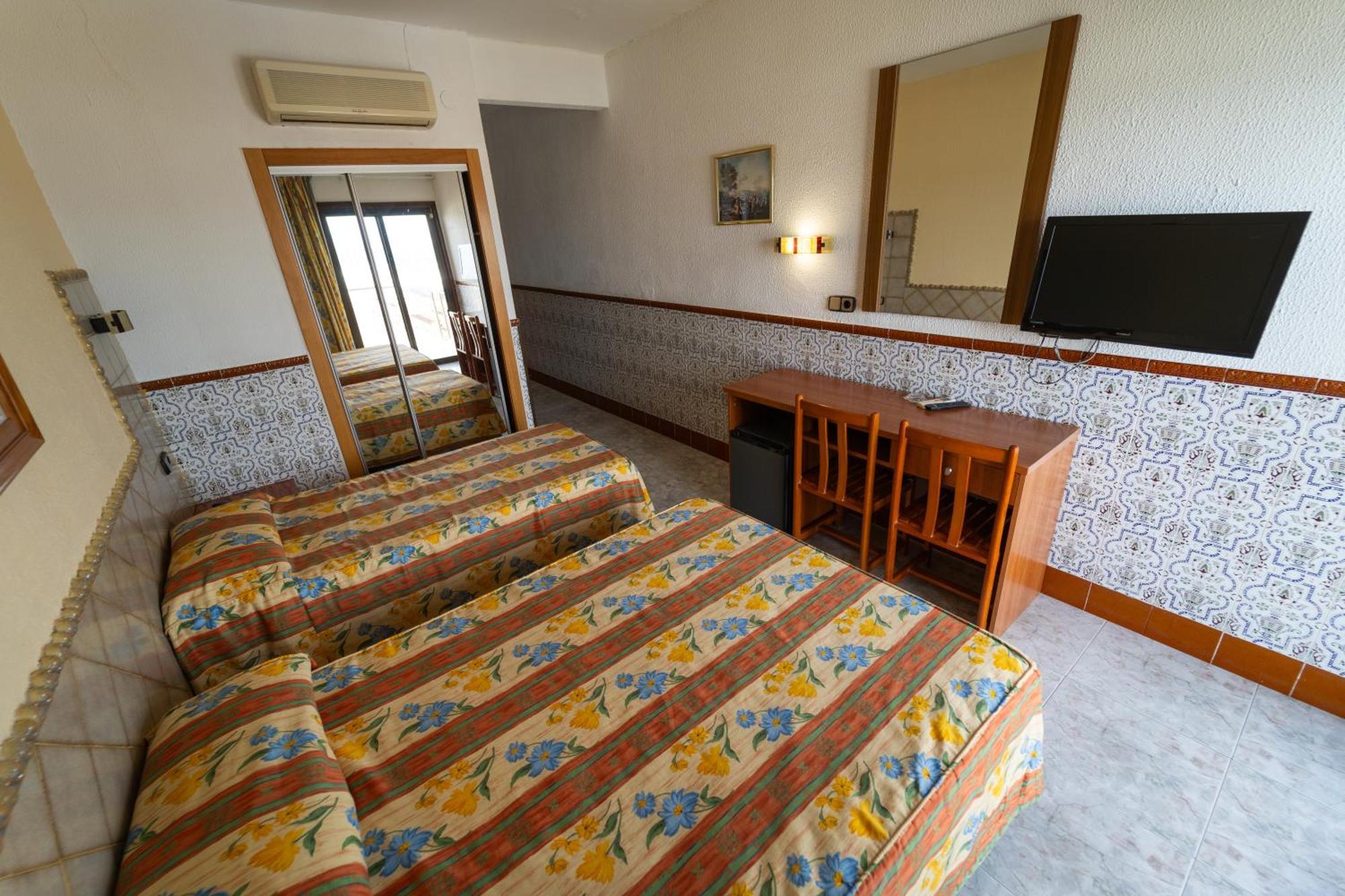 Quadruple Room (2 Adults + 2 Children),1758346230:JPEG