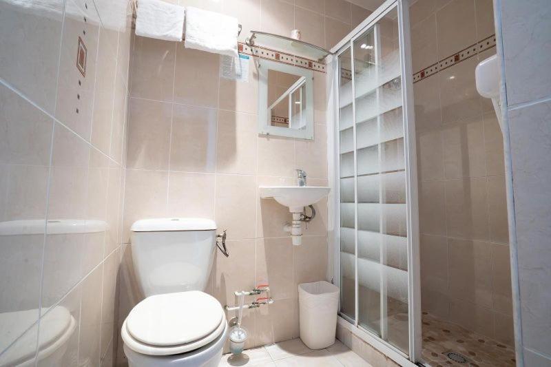Quadruple Room,1758353550:JPEG