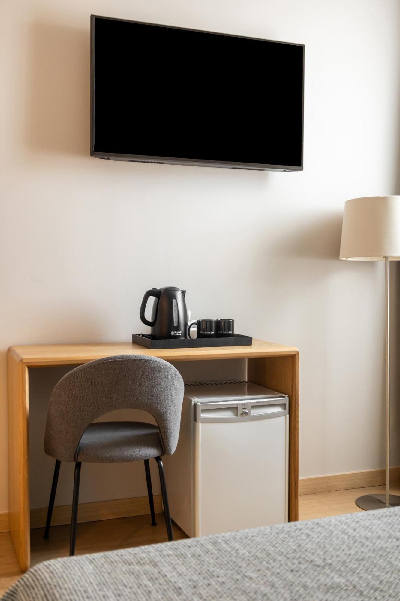 Twin Room,1758383831:JPEG