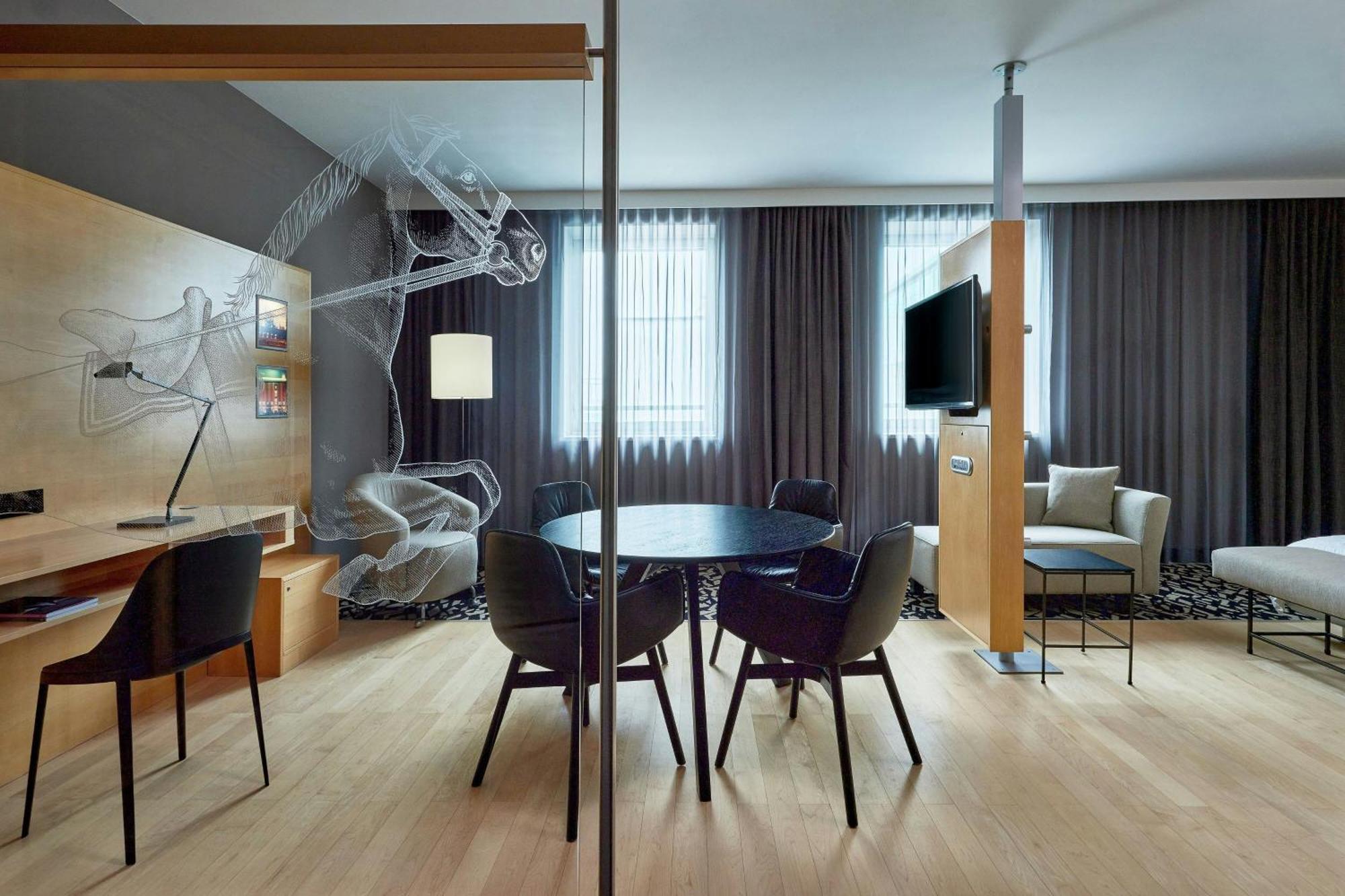 Studio with Courtyard View,1758526374:JPEG