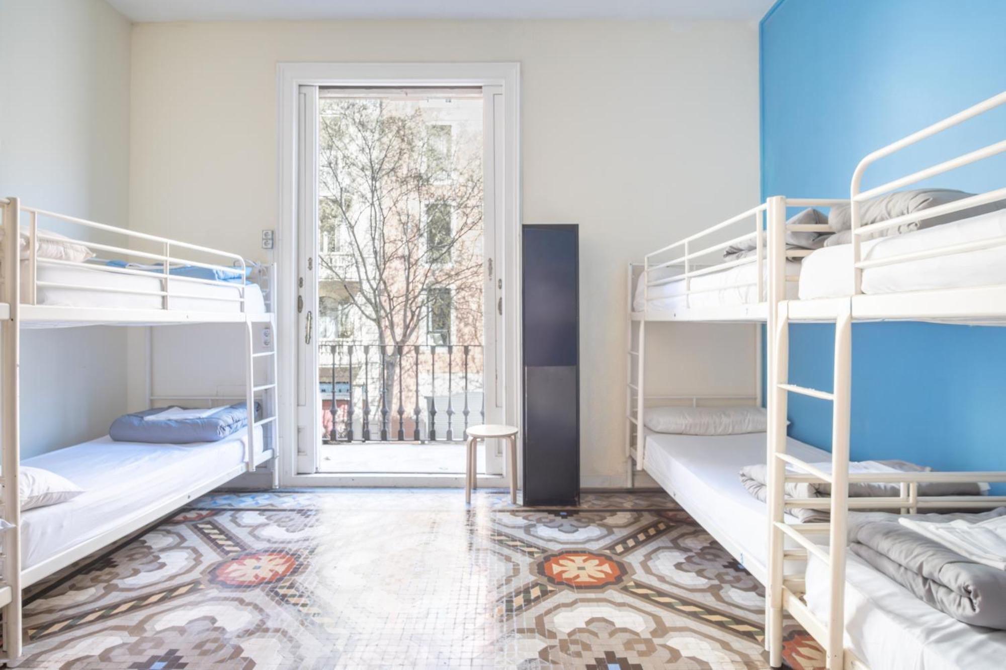 Single Bed 8-Bed Dormitory Room