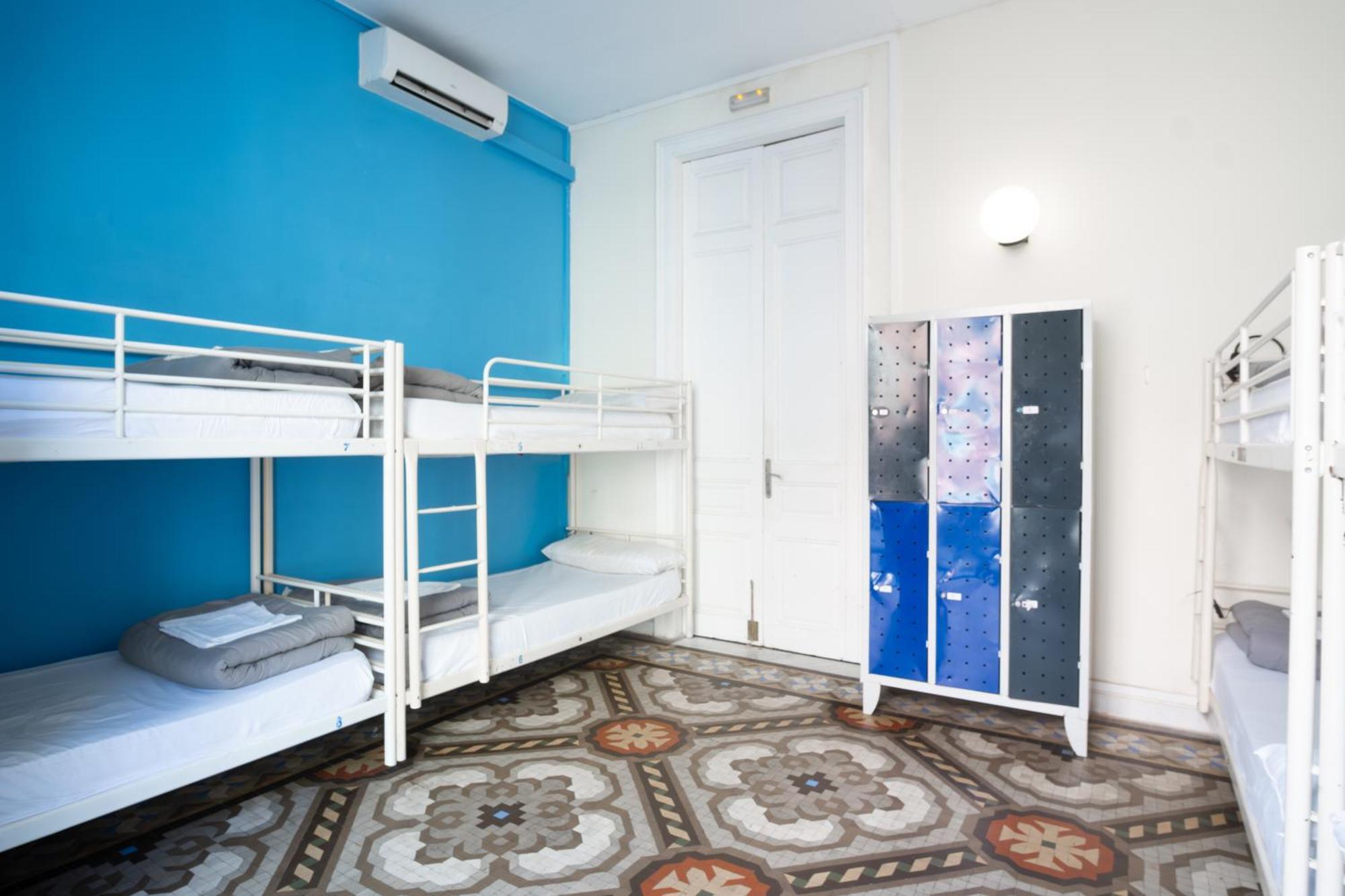 Single Bed 8-Bed Dormitory Room
