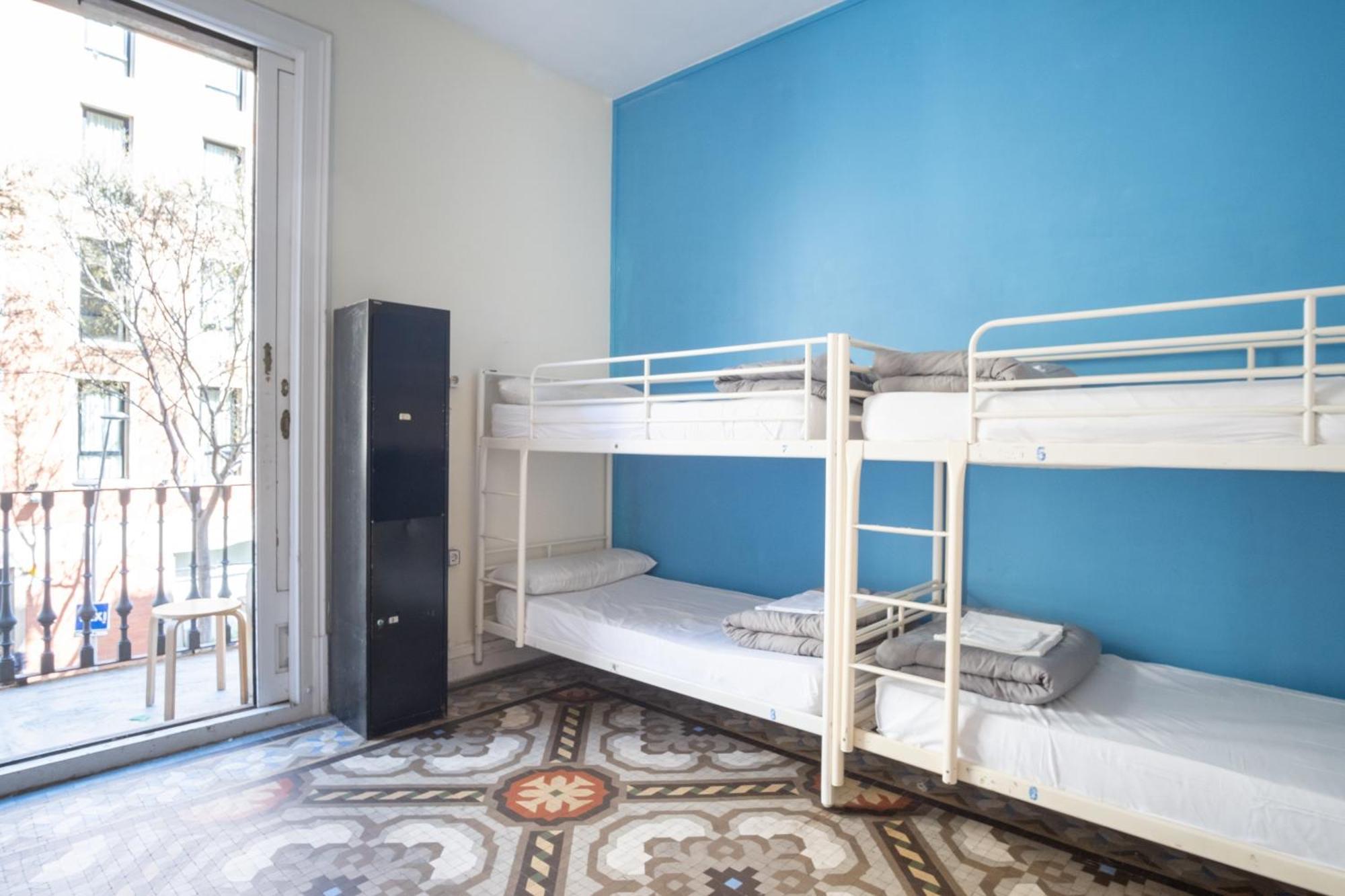 Single Bed 8-Bed Dormitory Room