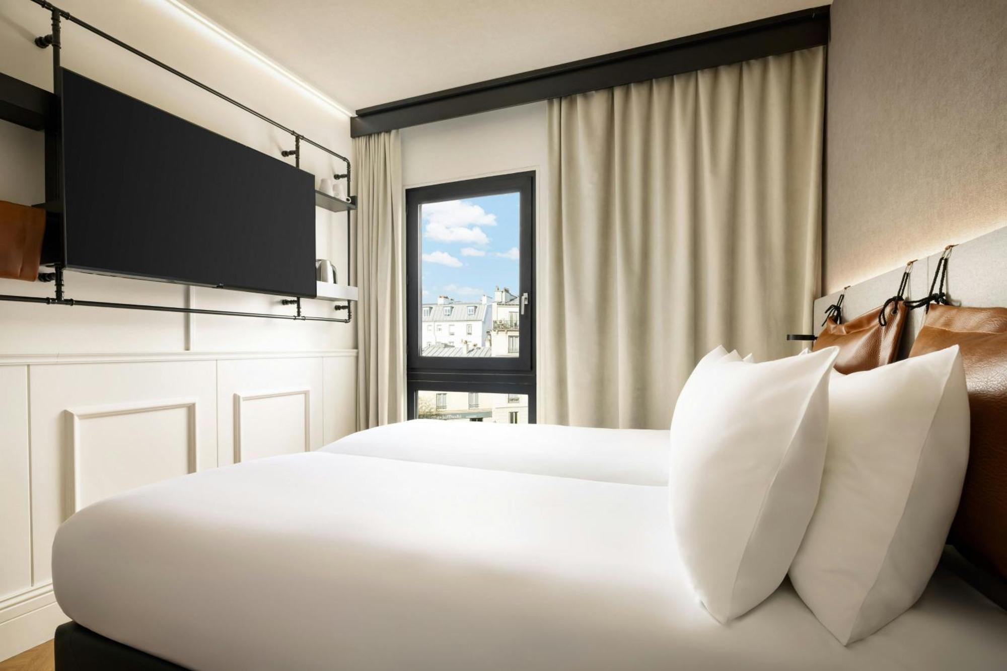 Moxy Twin Room
