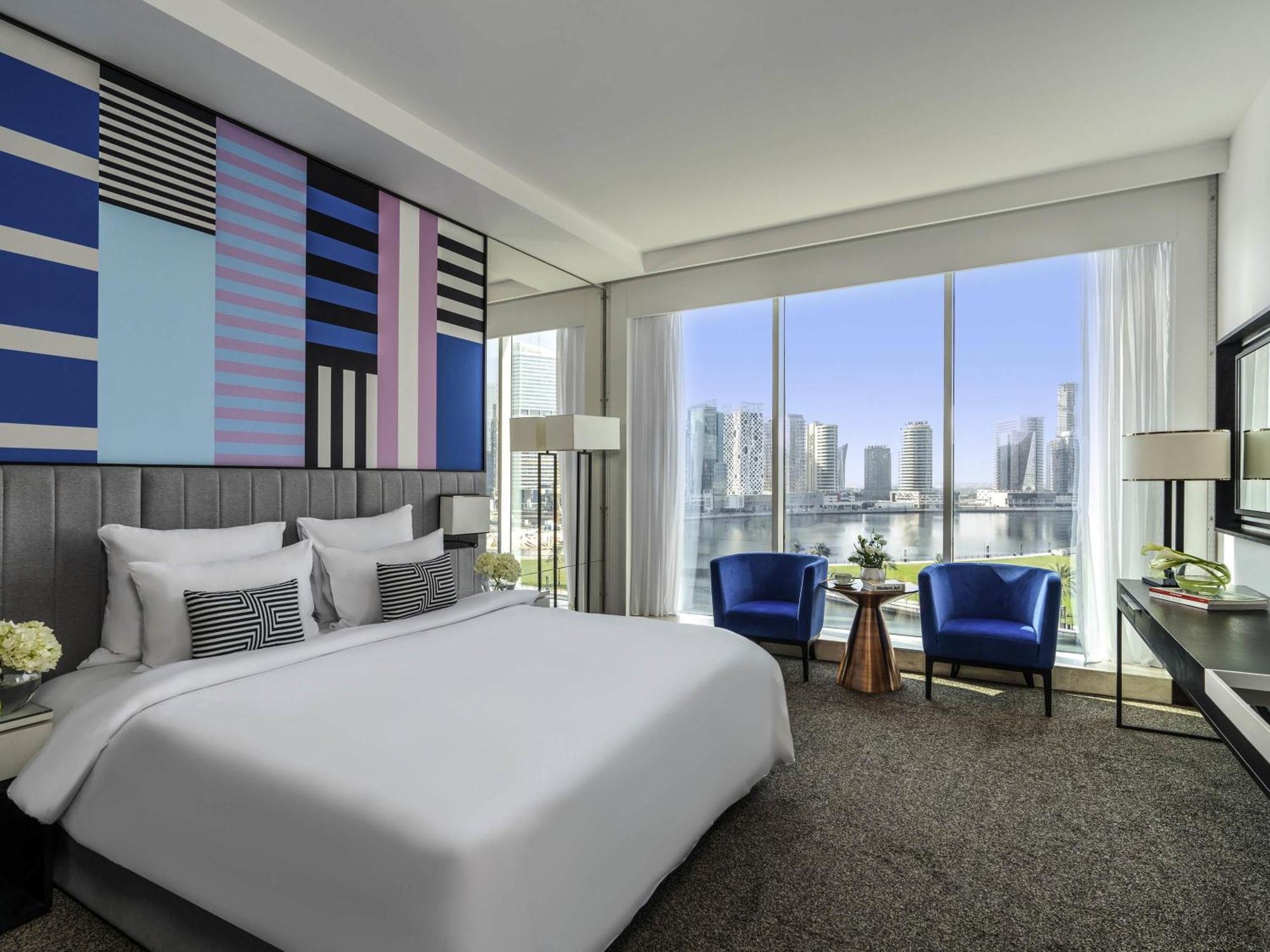 Chambre Lit King-Size de Luxe - Vue sur le Canal