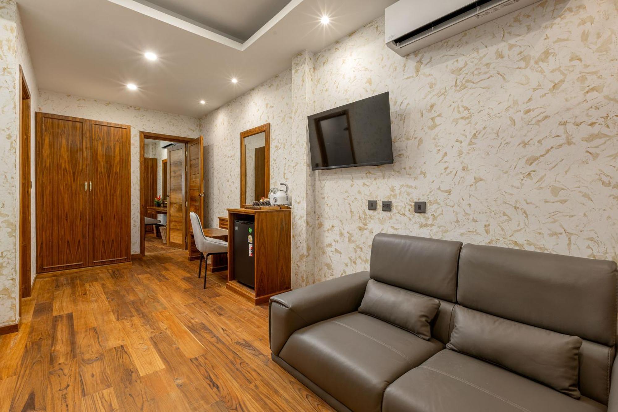 Two Bedroom Villa 2-Way Airport Transfer 7AM 7PM