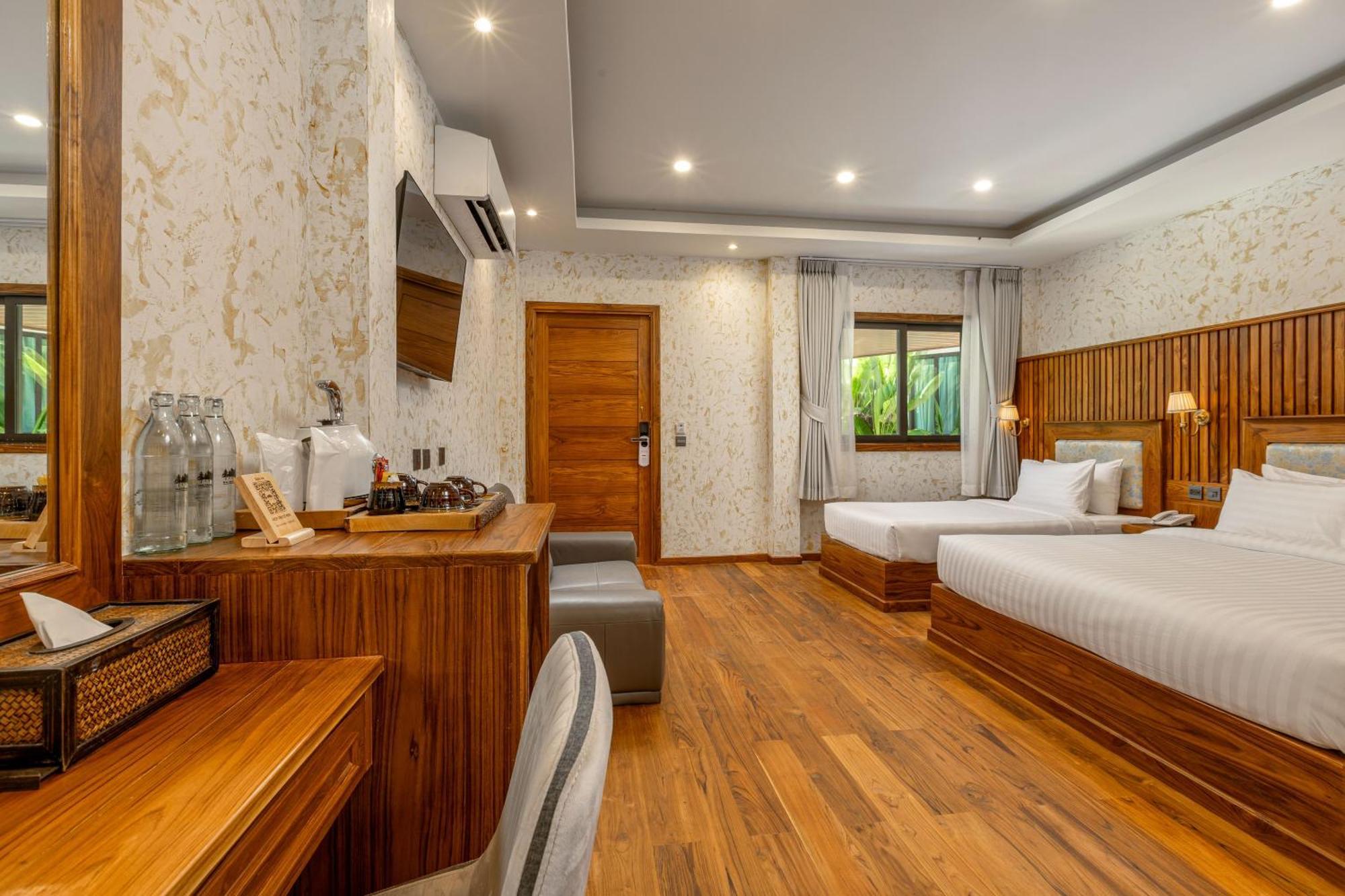 Two Bedroom Villa 2-Way Airport Transfer 7AM 7PM