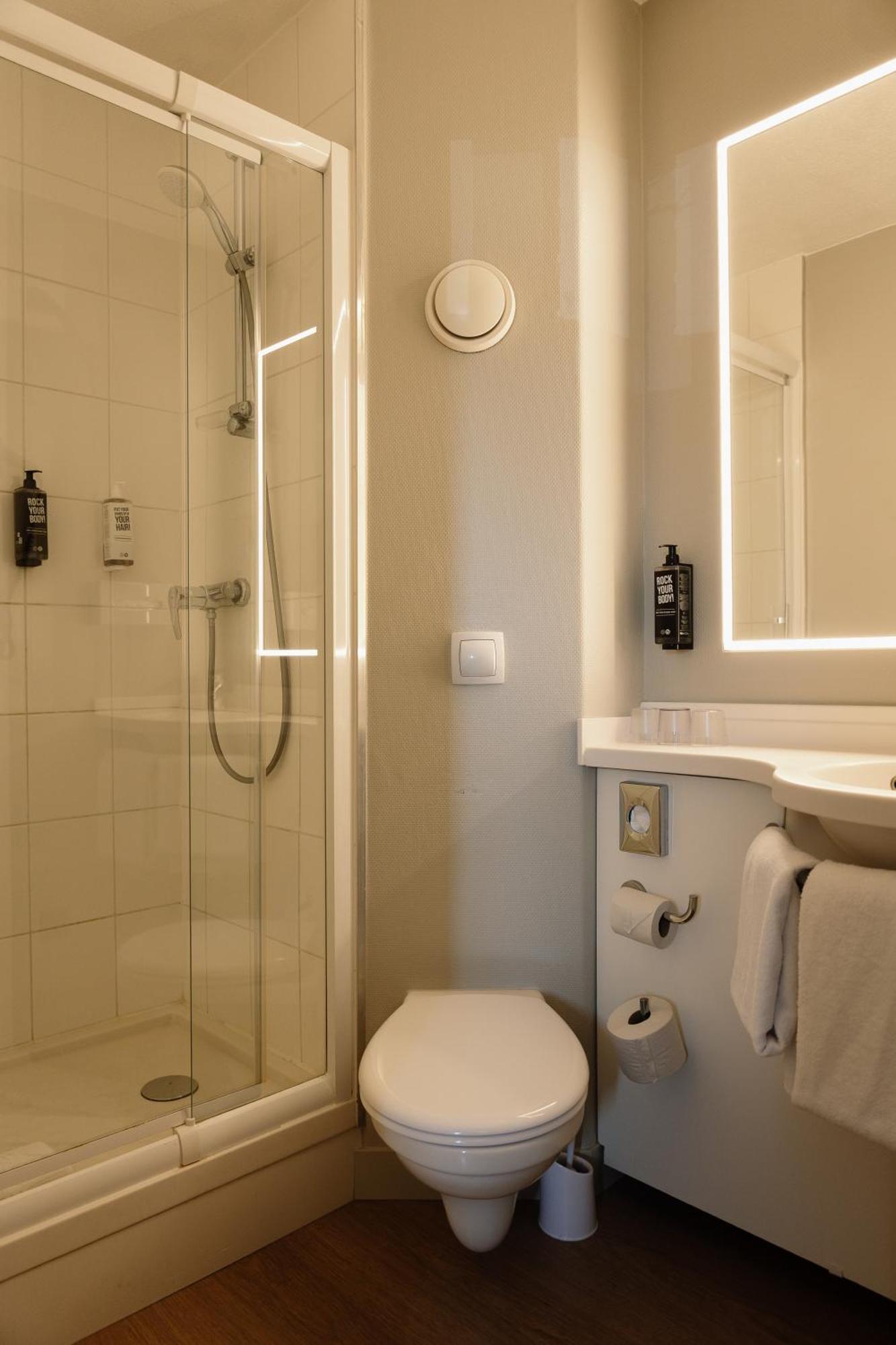 Chambre Triple avec 1 Lit Double et 1 Lit Simple ou 3 Lits Simples