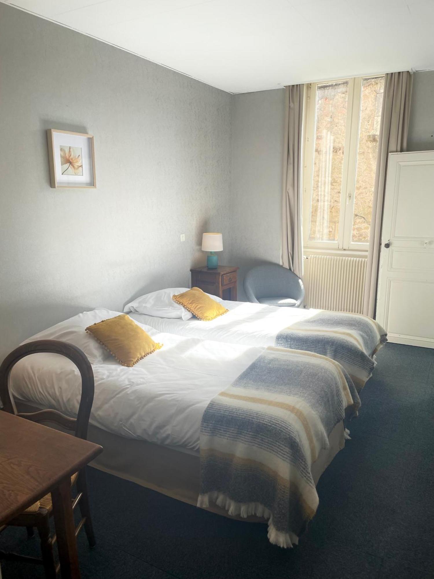 Chambre Lits Jumeaux avec Salle de Bains Privative