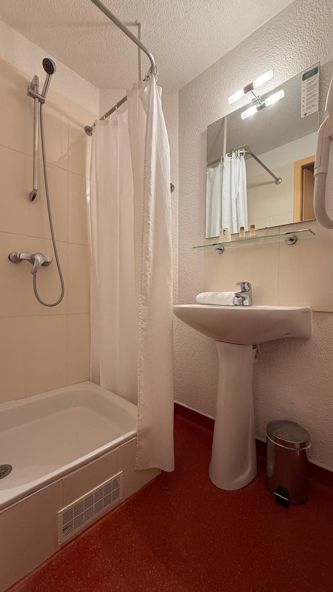 Economy Single Room,1766123712:JPEG