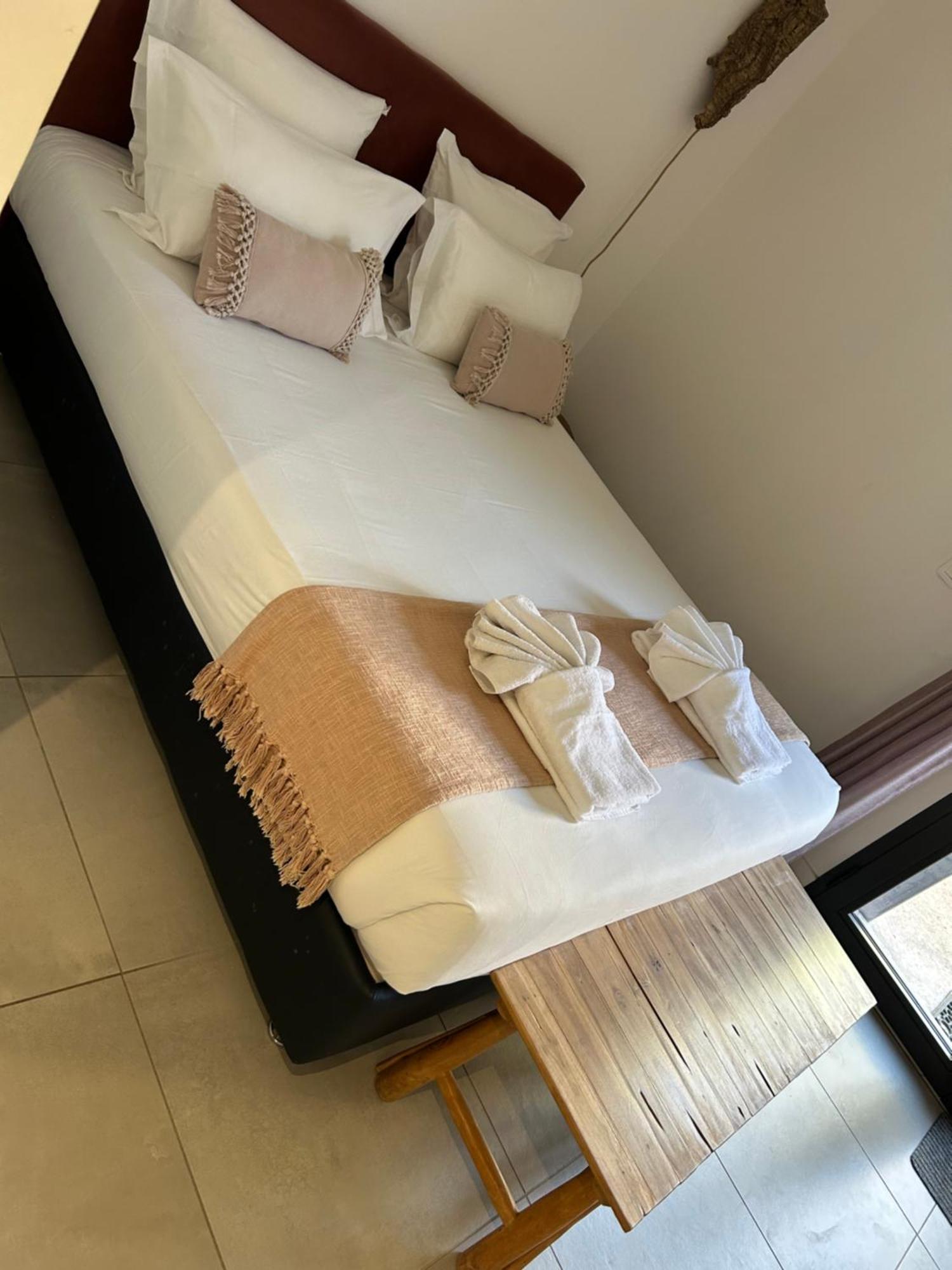 Double Room Private Bathroom