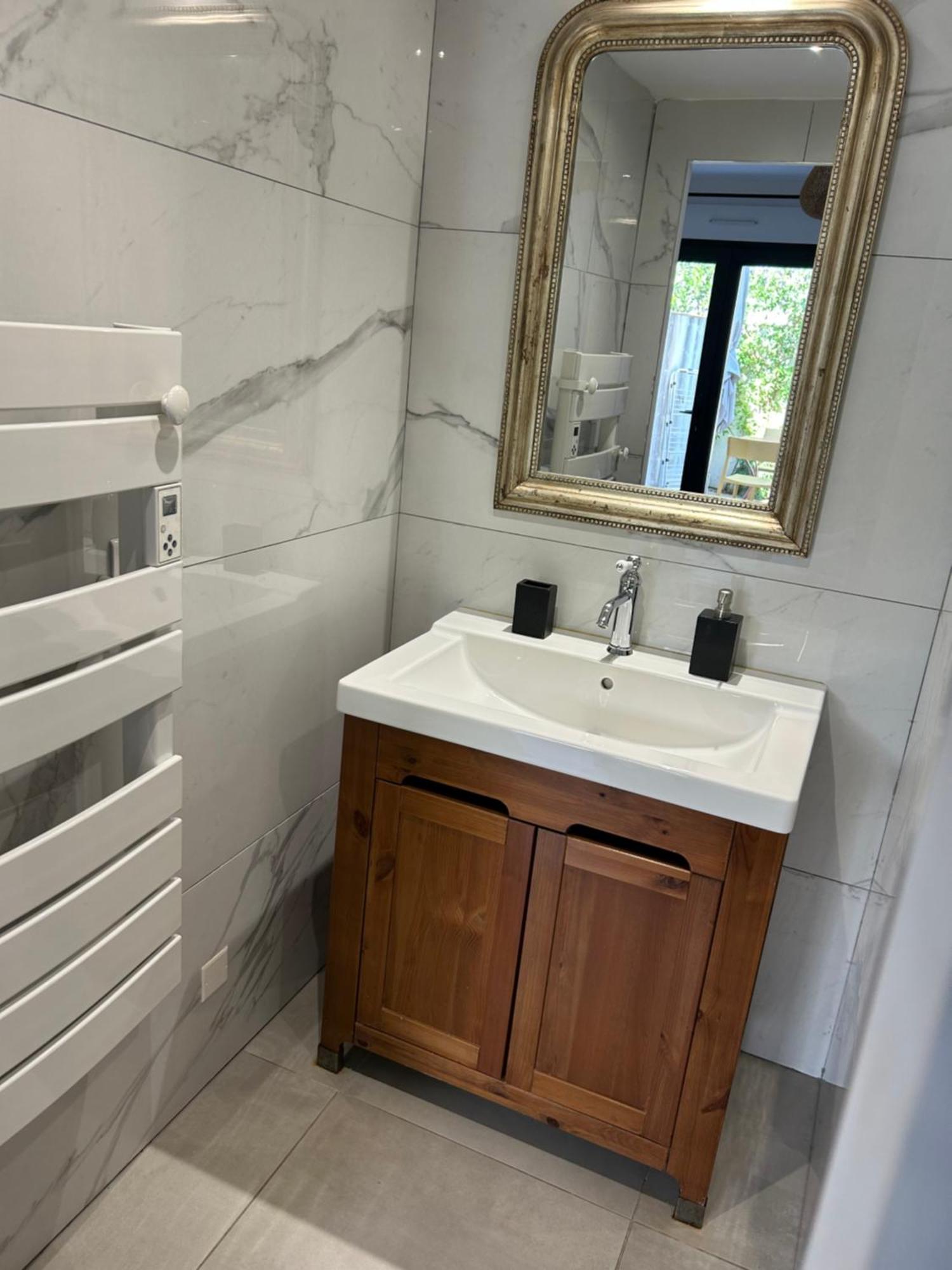Double Room Private Bathroom