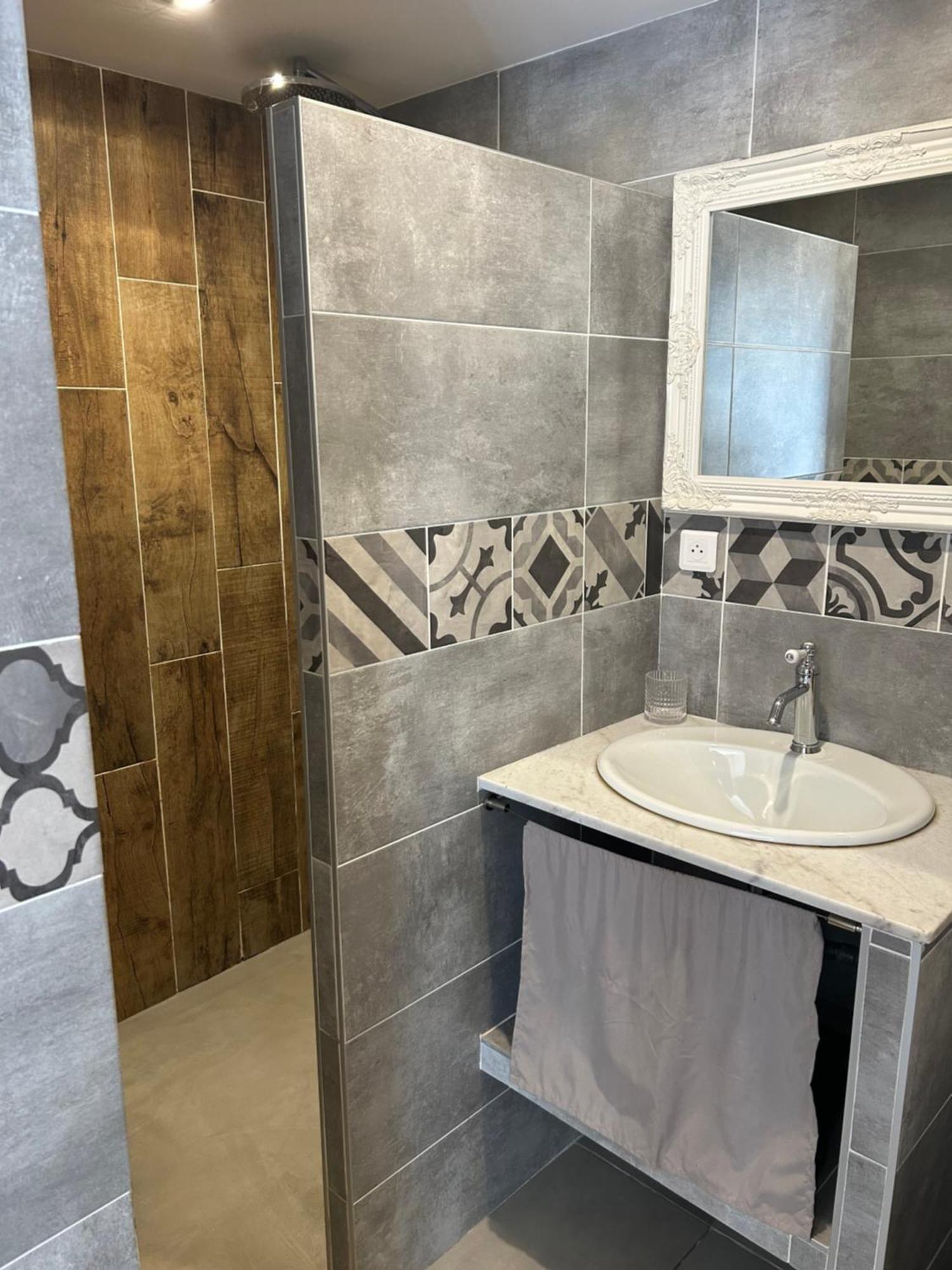 Double Room Private Bathroom
