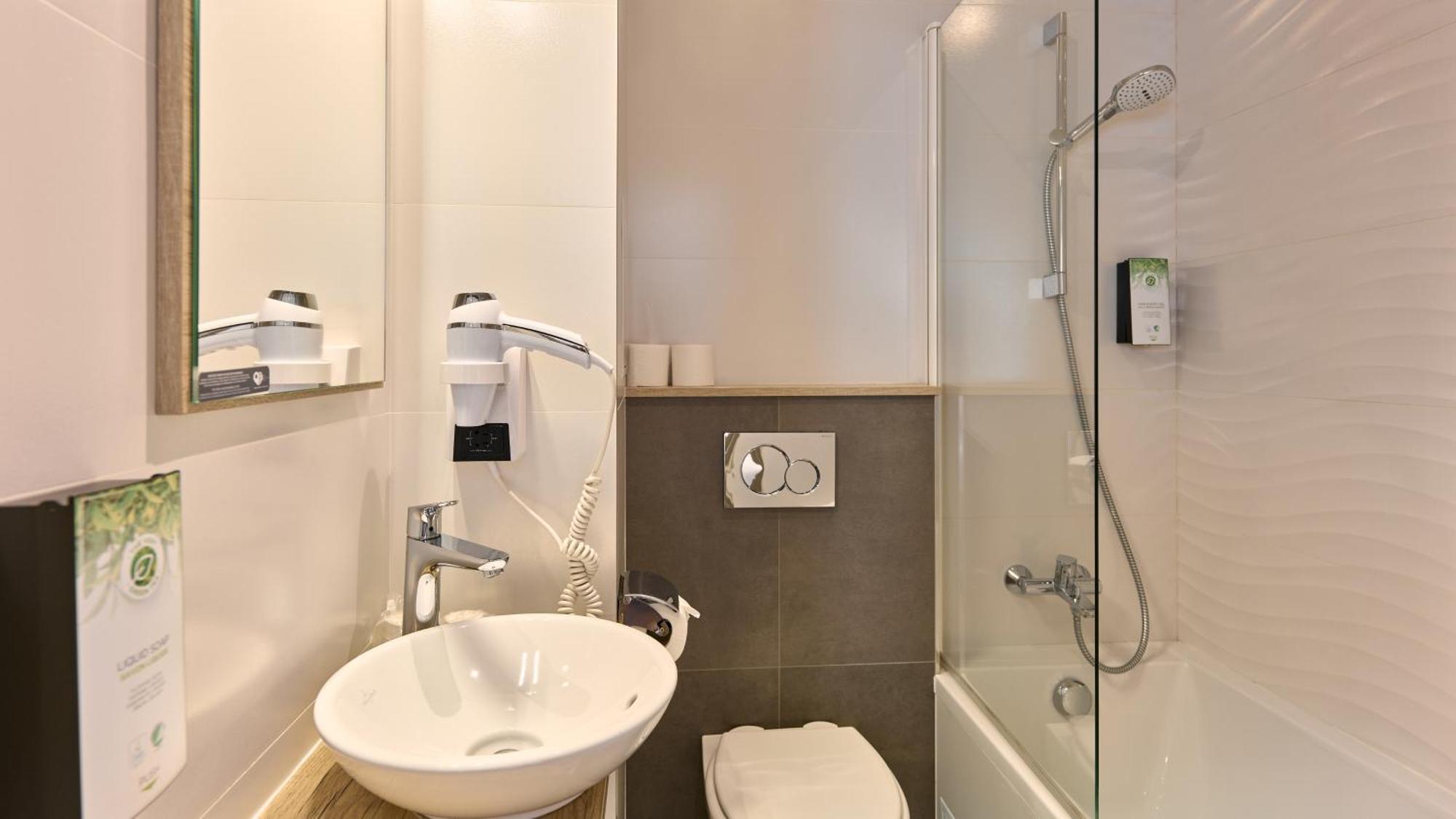 Single Room,1769482130:JPEG