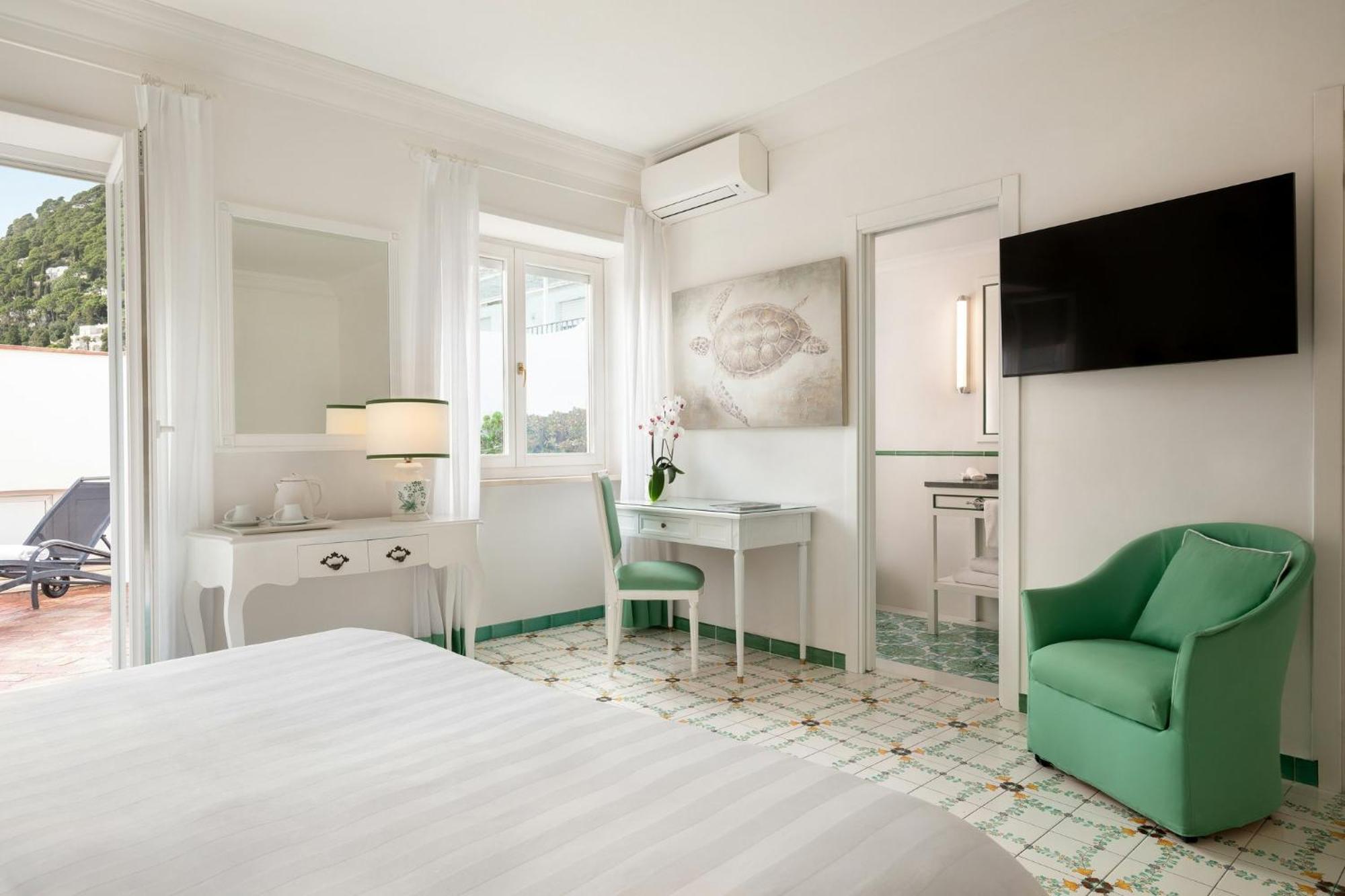 Chambre Double Deluxe - Vue Latérale sur Mer