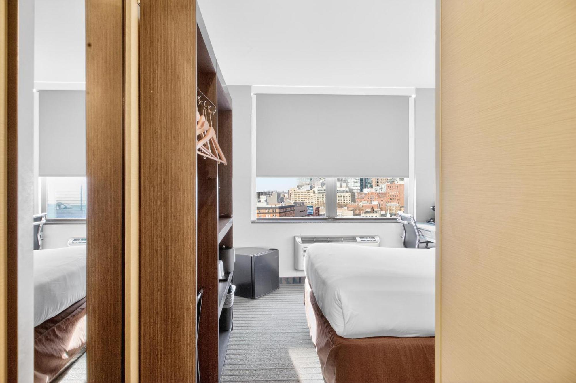 Queen Room Walk Shower Disability Access or Non-Smoking