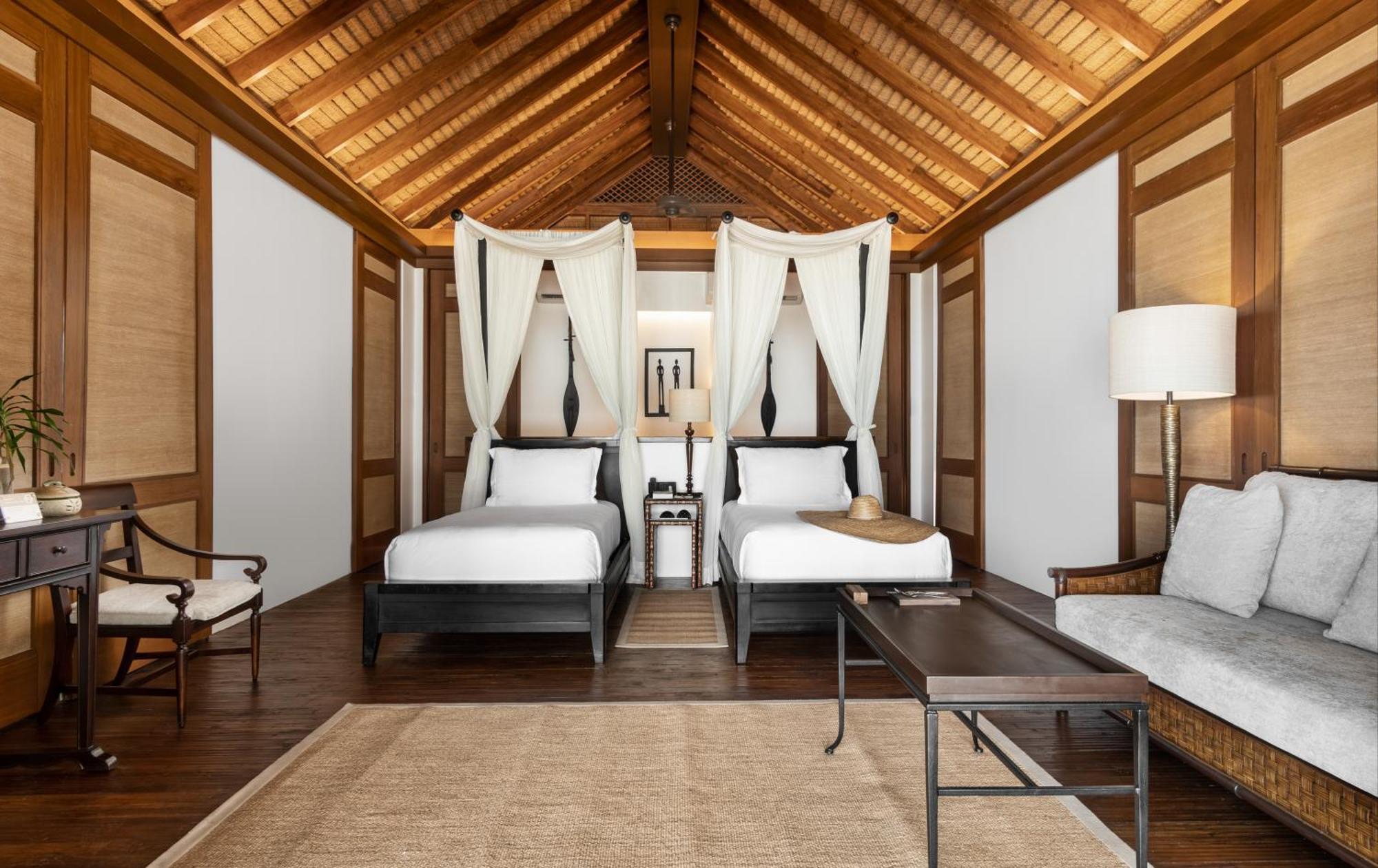 2 Single Beds Canopy Villa Forest View