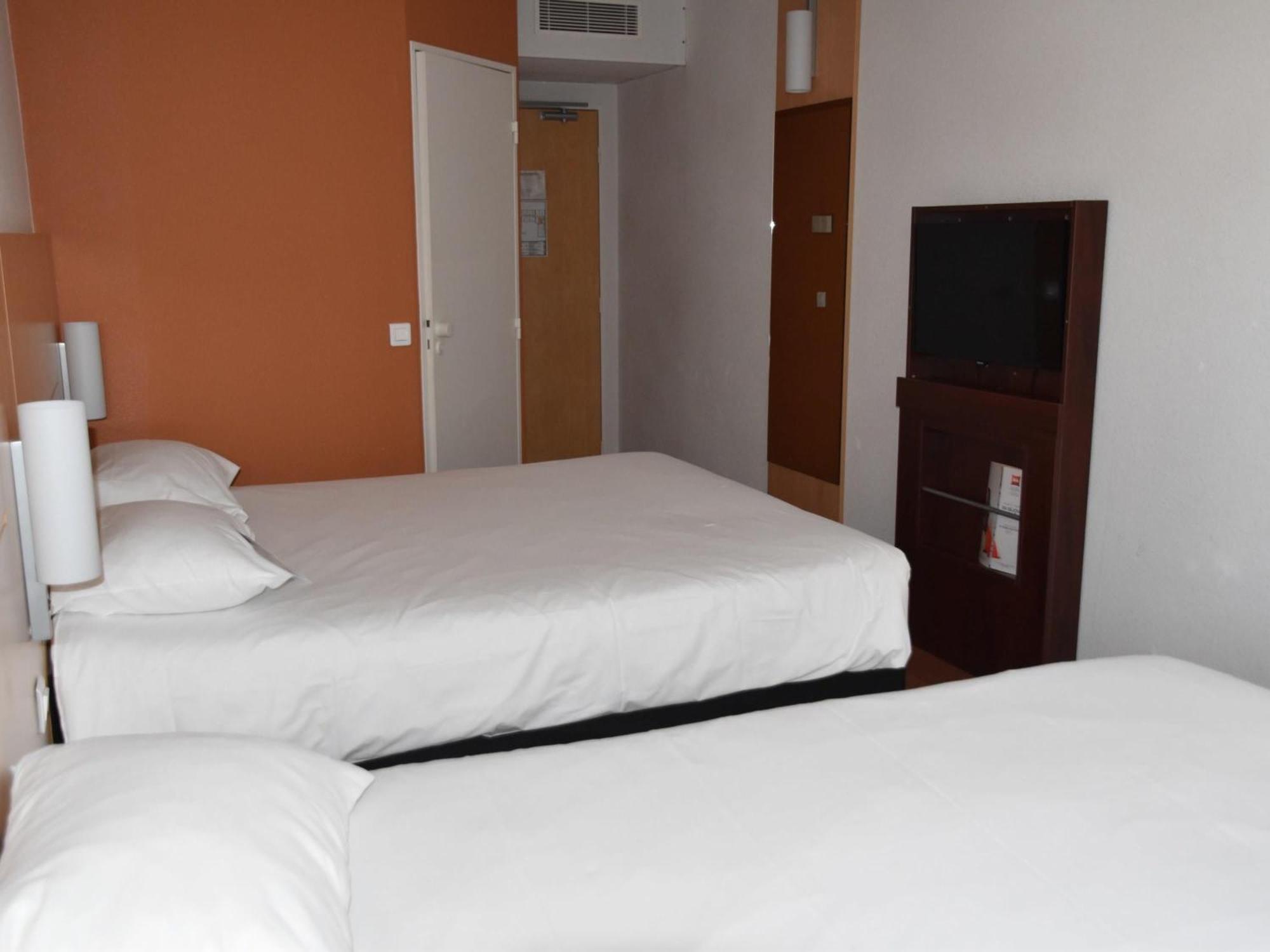 Chambre Standard avec 1 Lit Double et 1 Lit Simple
