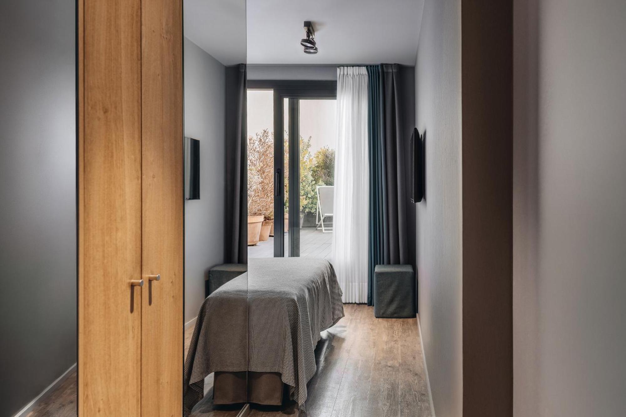 Single Room Terrace