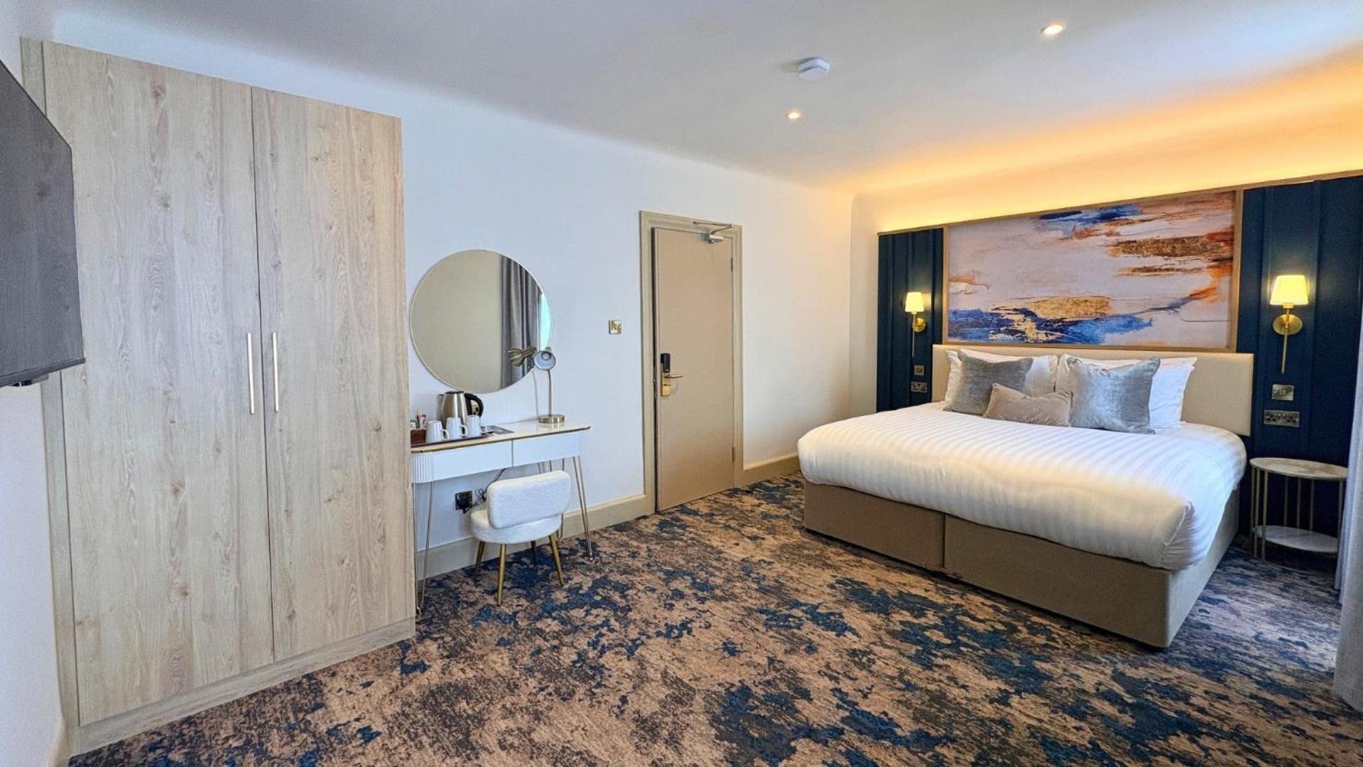 Deluxe Double or Twin Room