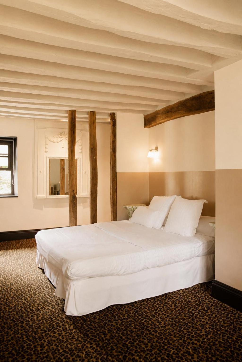 Double Room,1771606472:JPEG