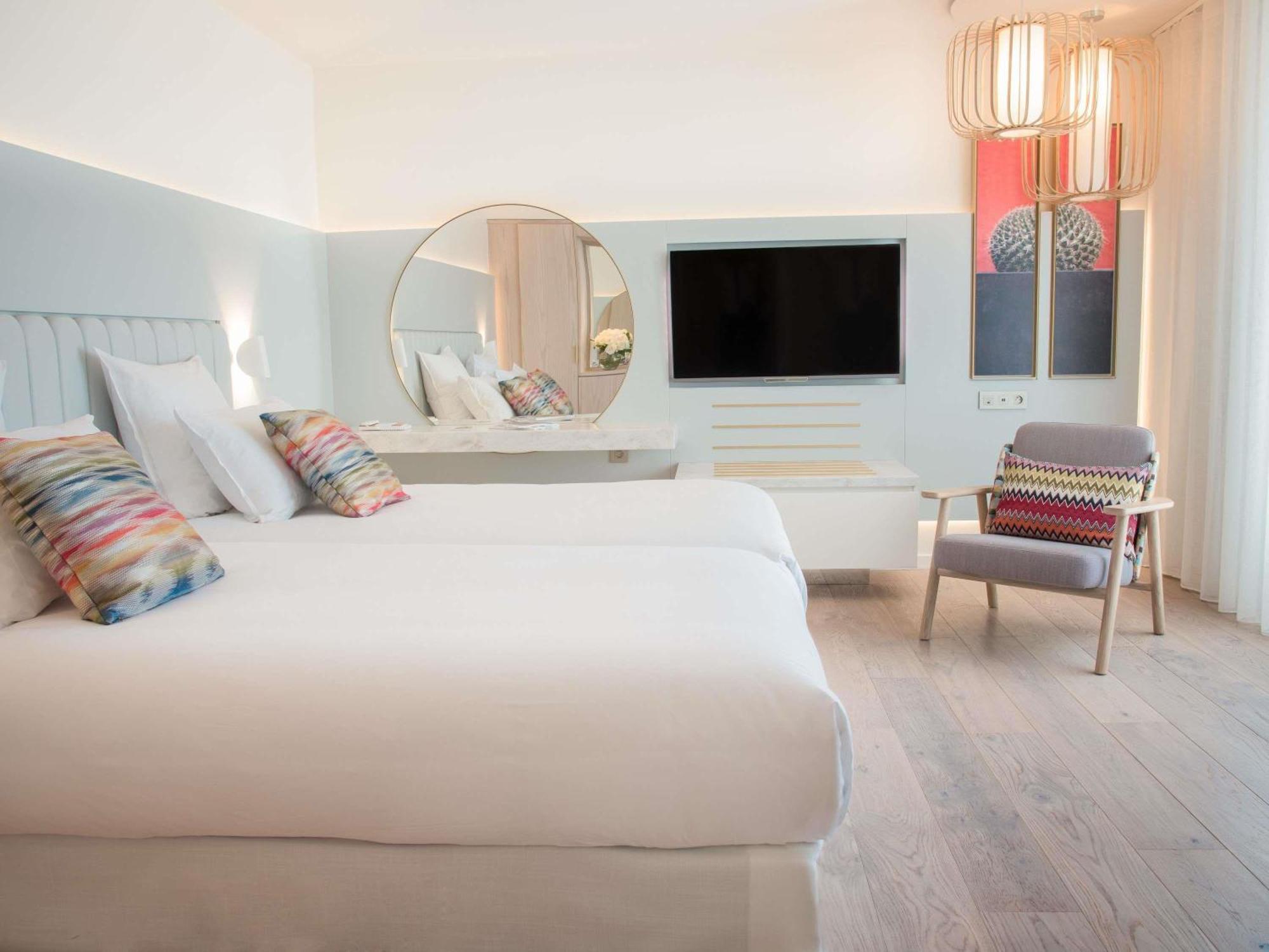 Superior Queen or Twin Room