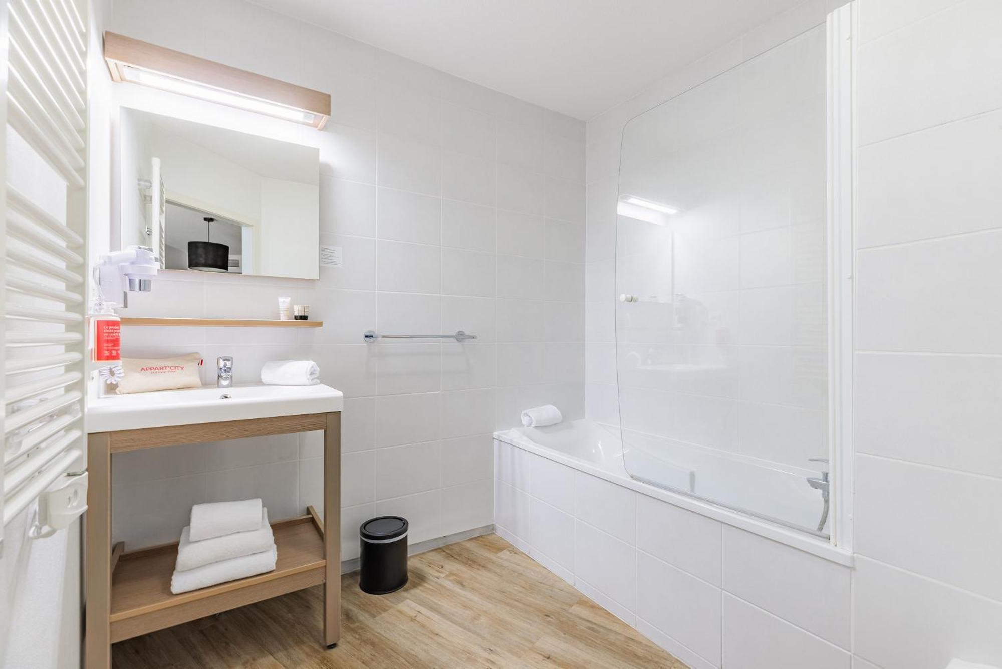 Studio 2 Single Beds