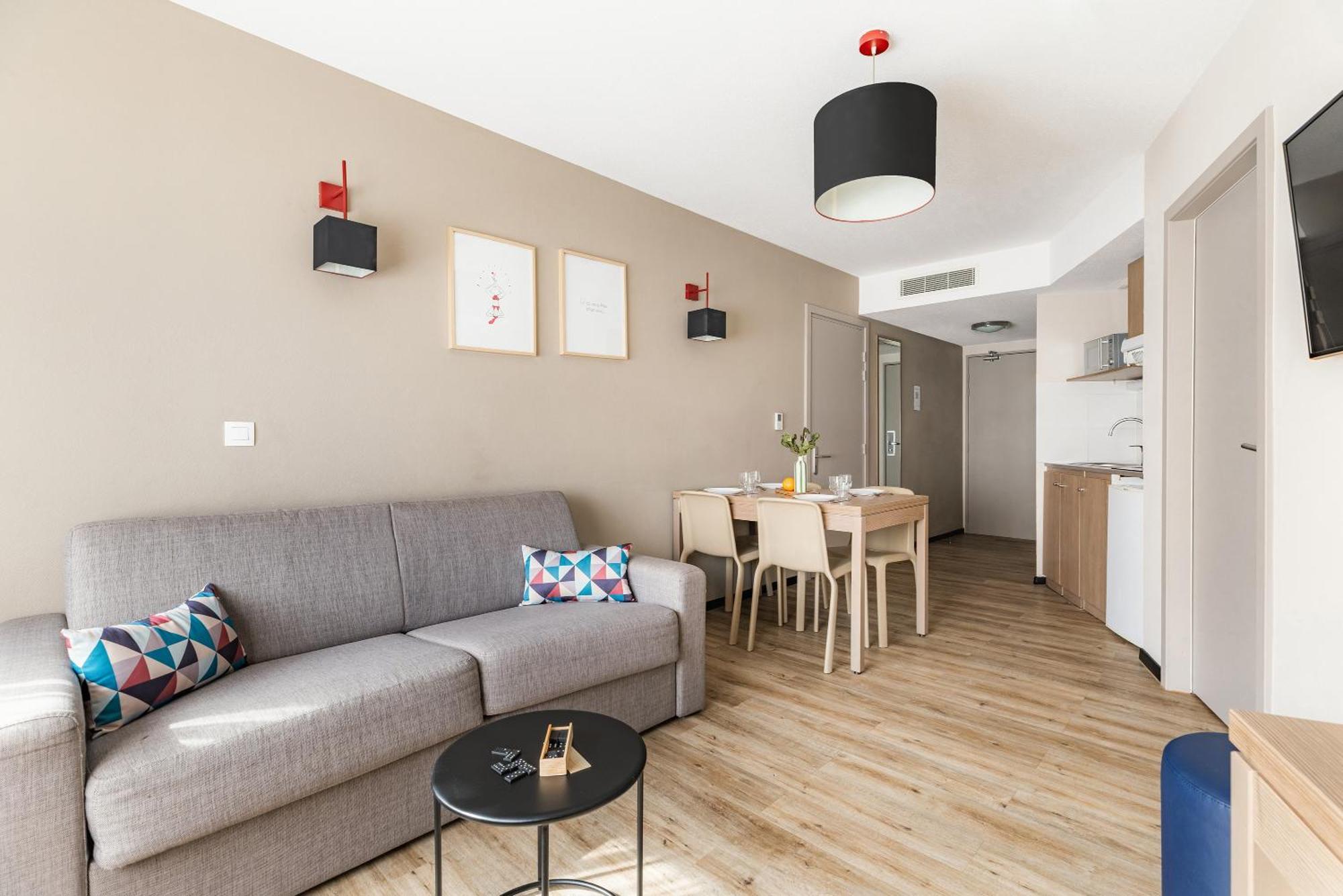 One-Bedroom Apartment