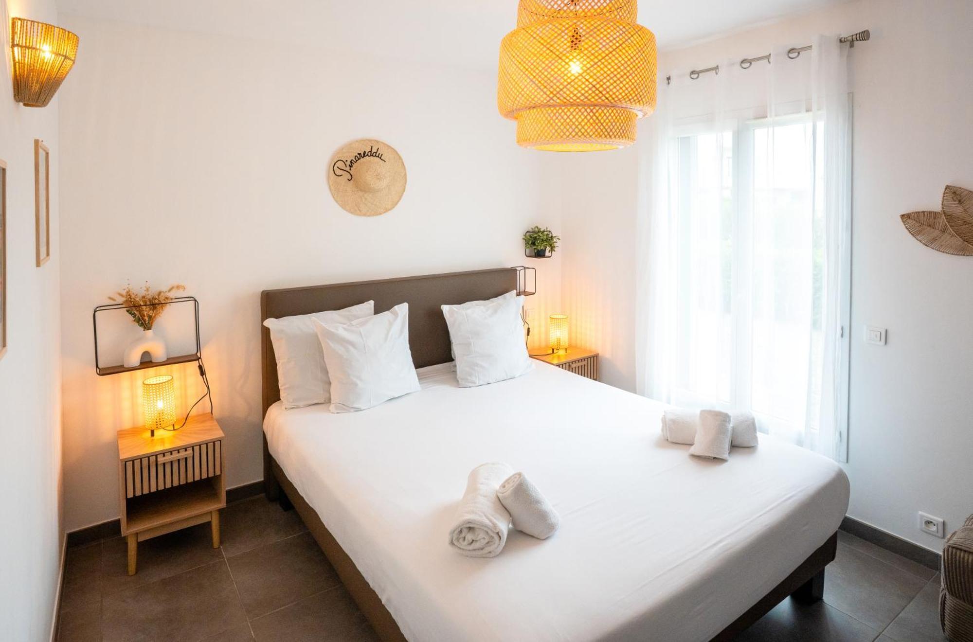 Two-Bedroom Apartment Air Conditioning Terrace