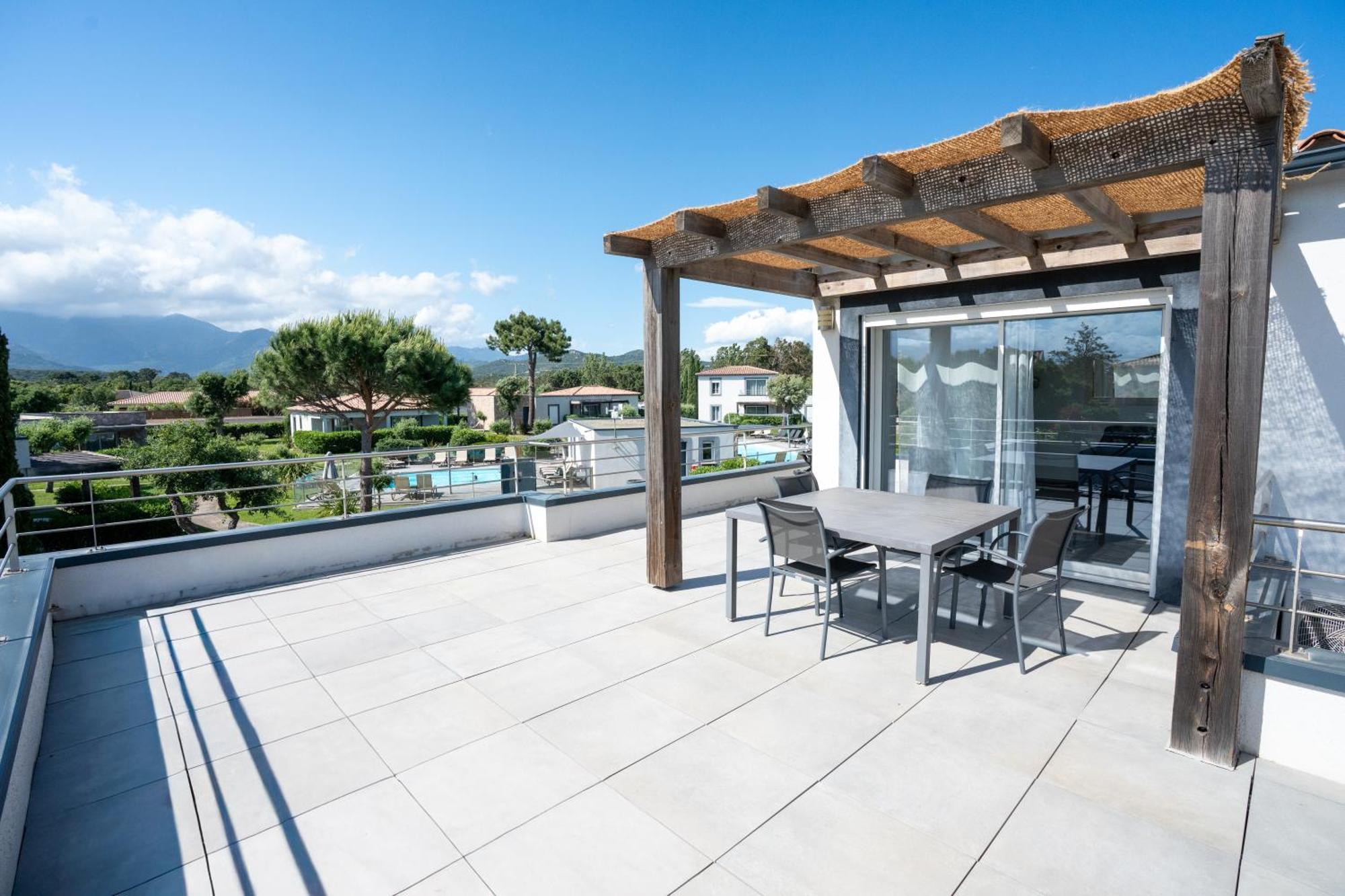 One-Bedroom Apartment Air Conditioning Large Terrace Panoramic View