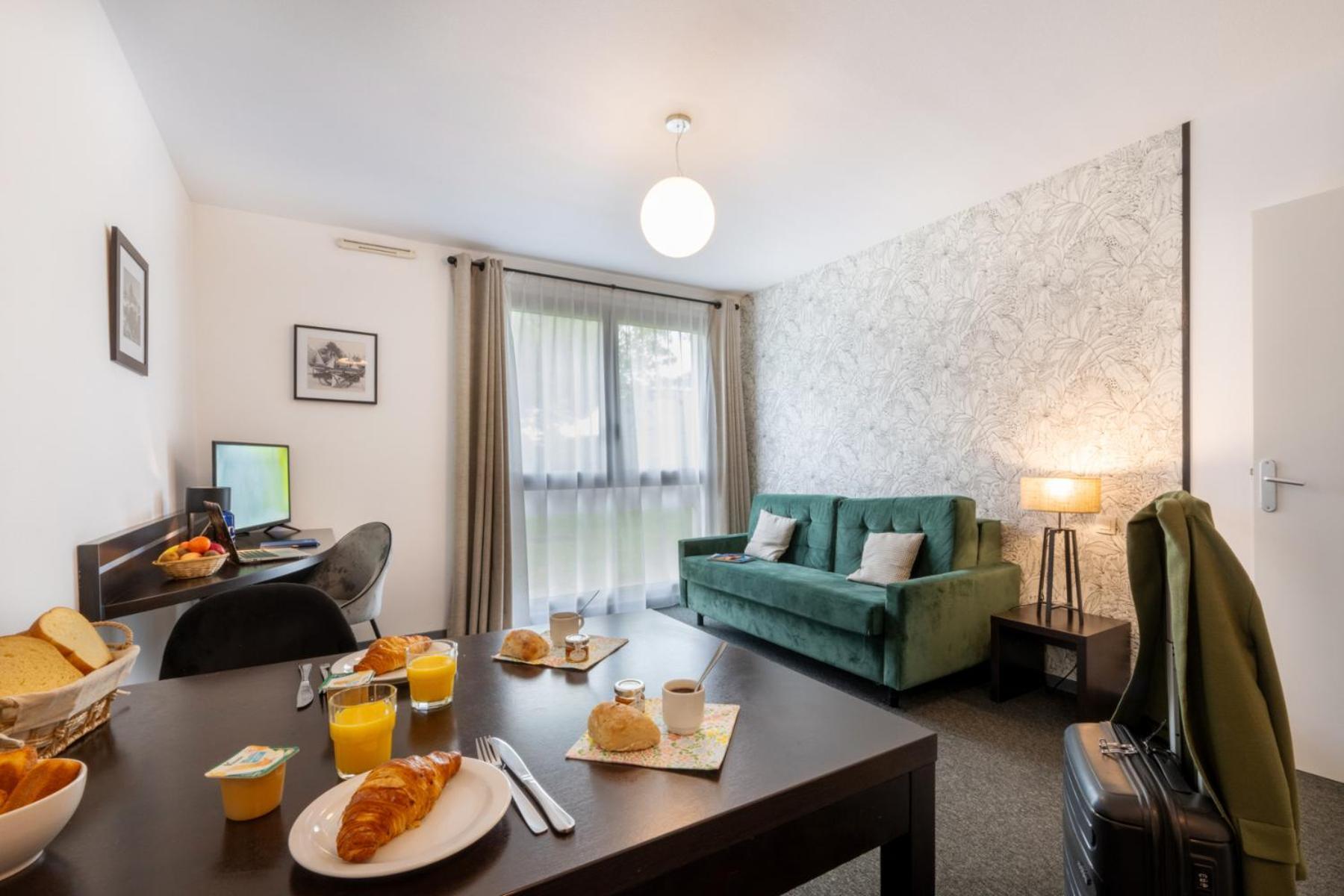 Superior One-Bedroom Apartment