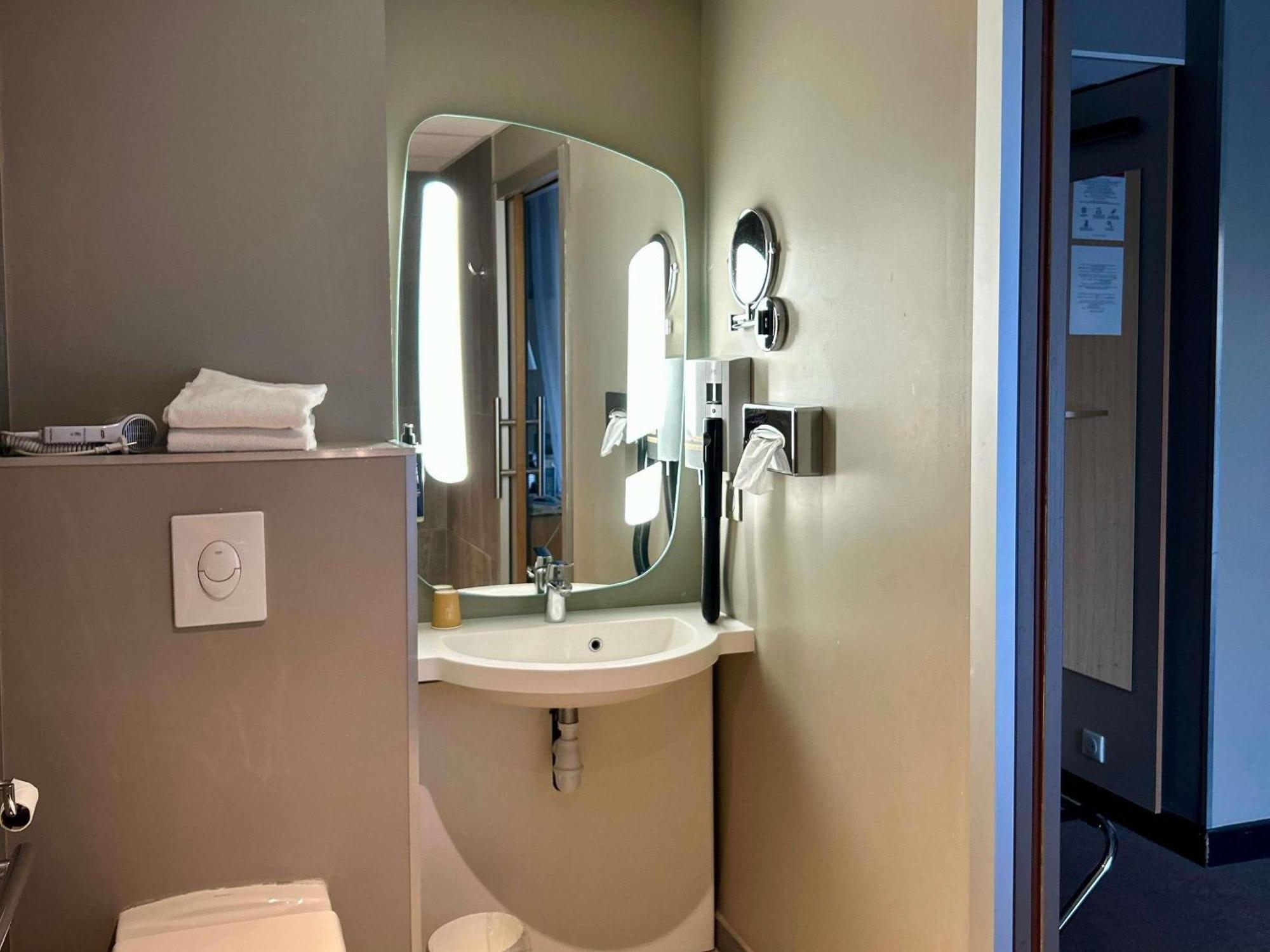 Superior Room walk shower Mobility Access