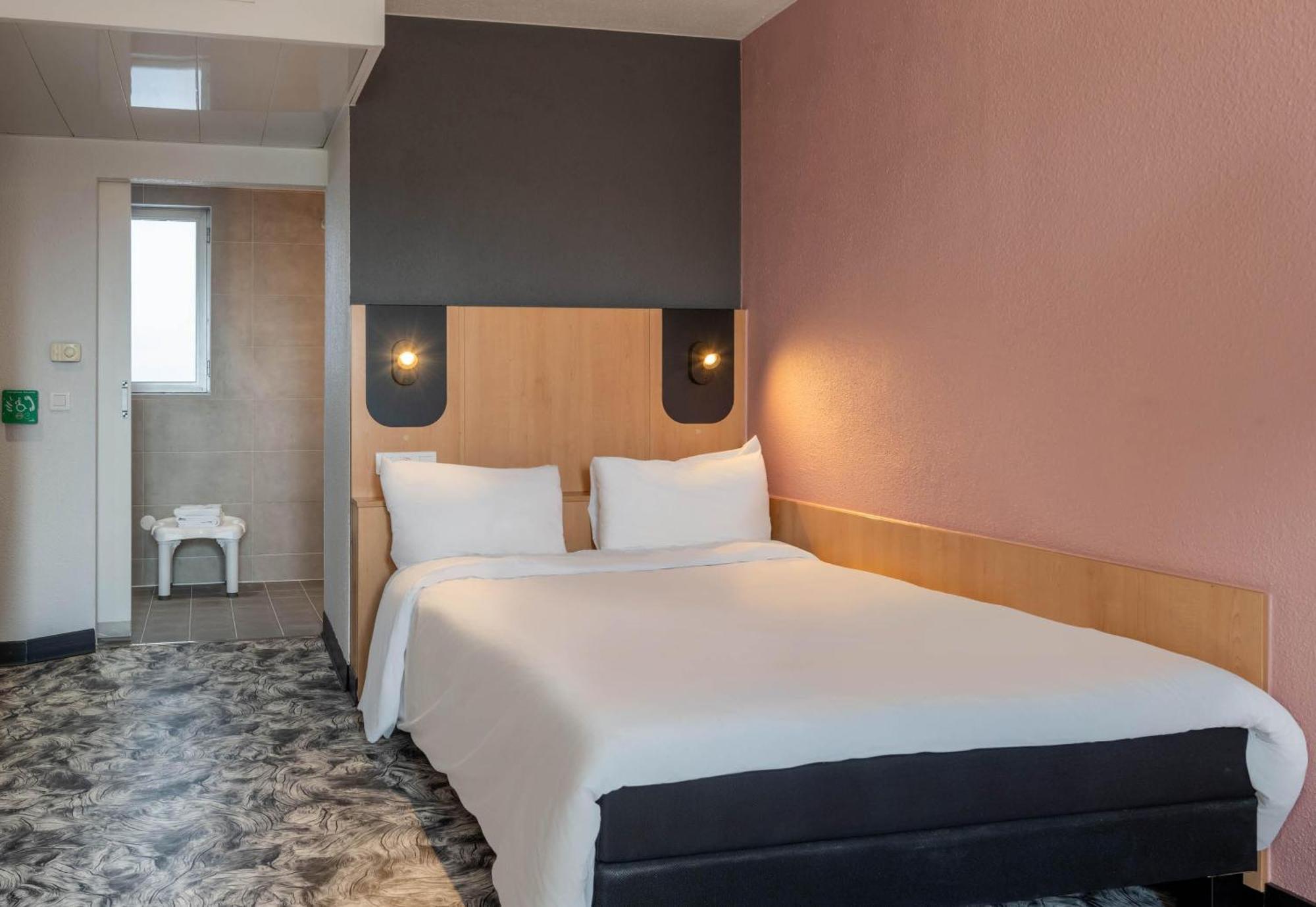 Chambre Double - Accessible aux Personnes à Mobilité Réduite