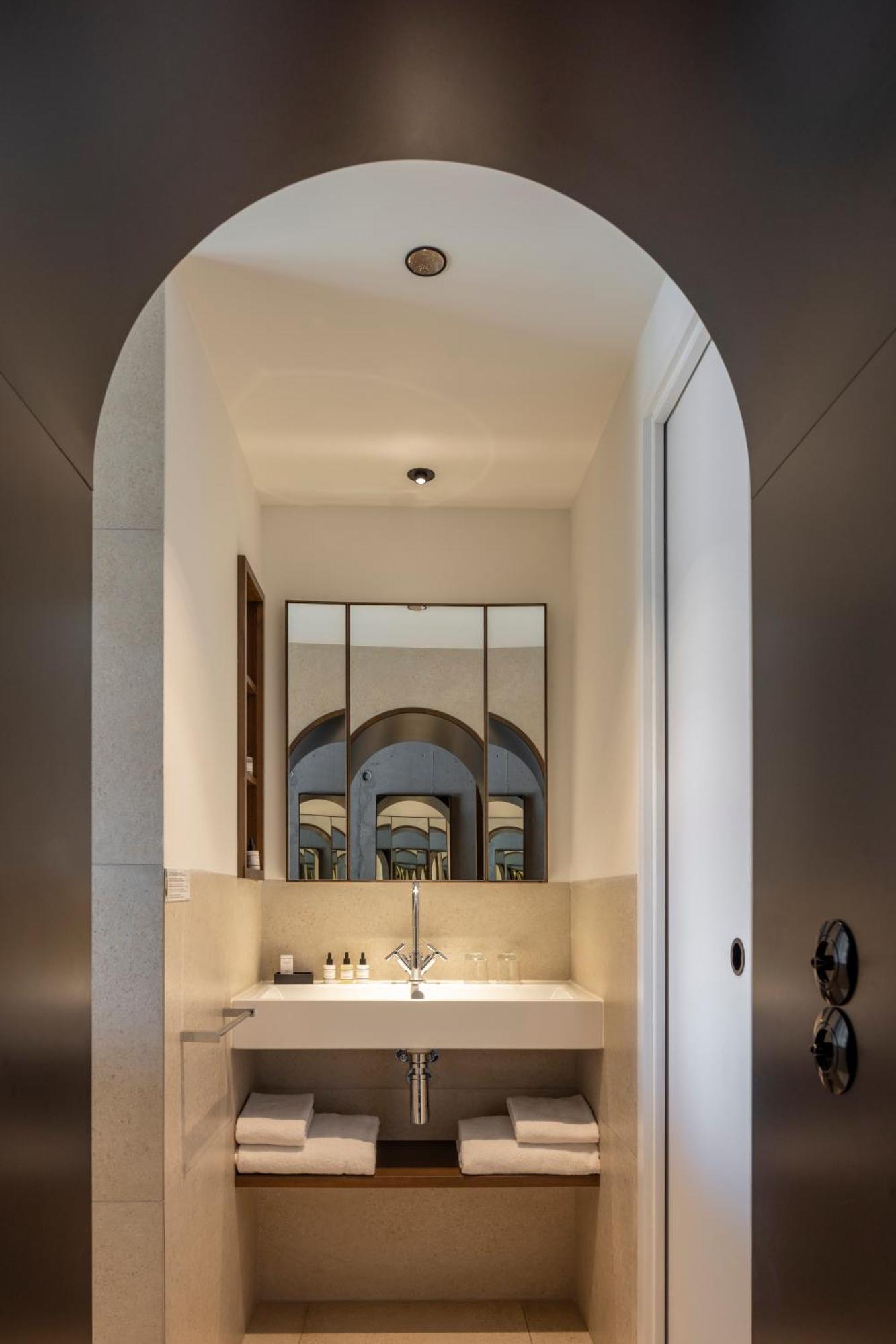 Deluxe Room Loggia