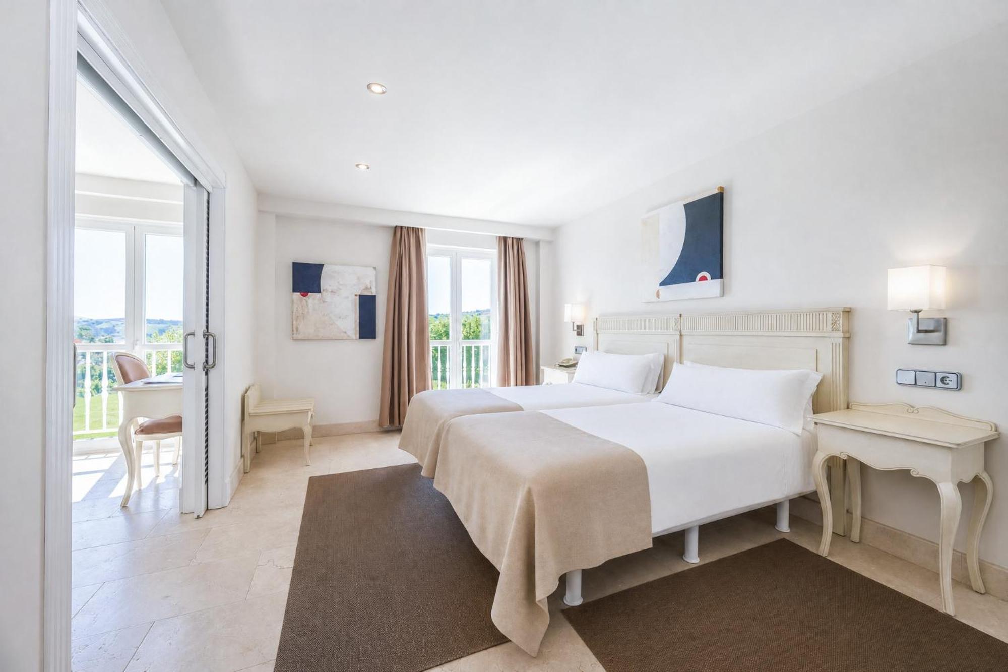 Double Room Lounge