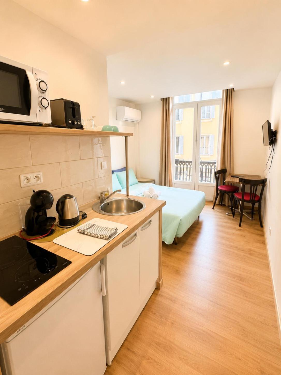 Studio Apartment