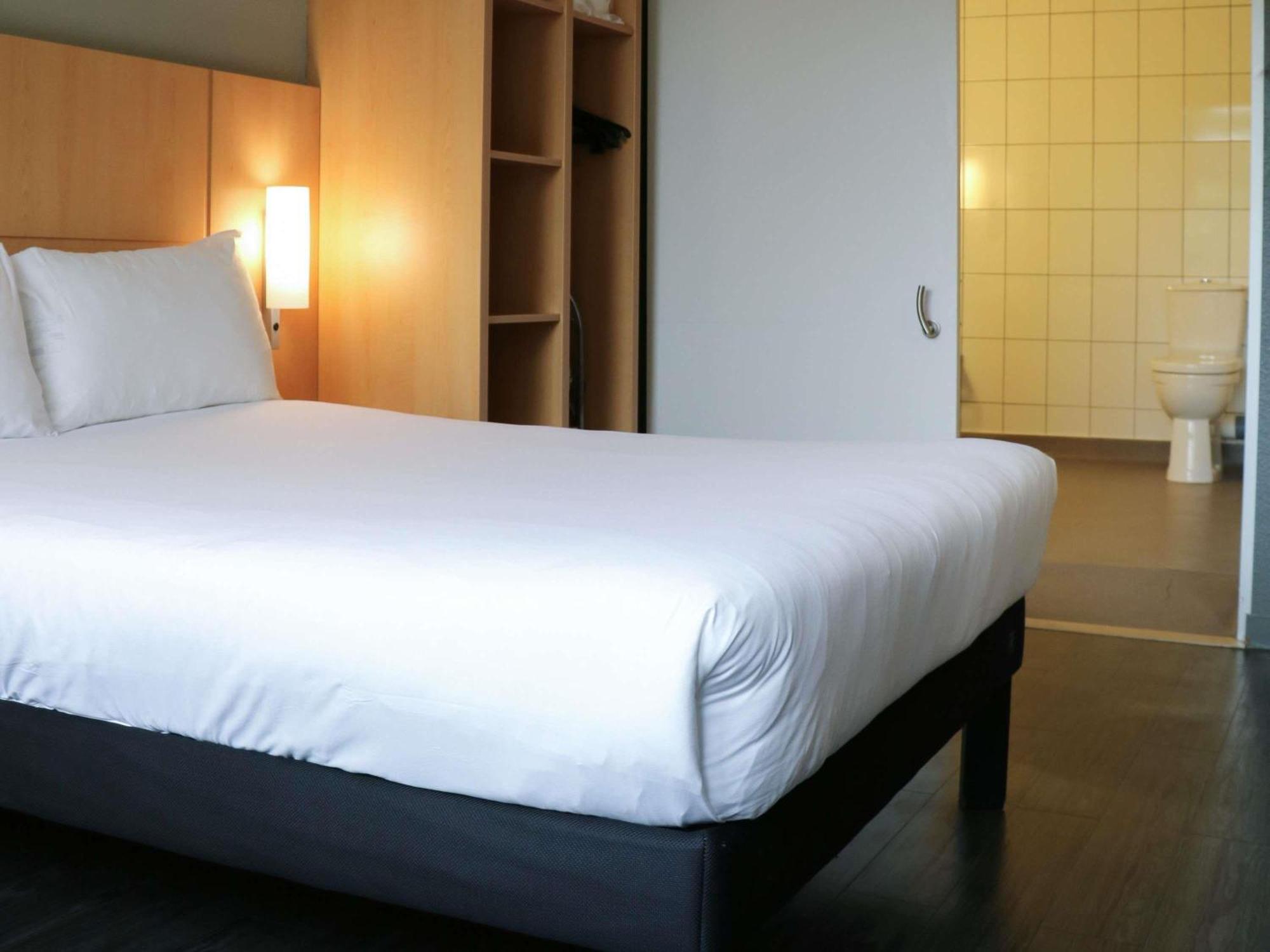Standard Double Room Mobility Accessible